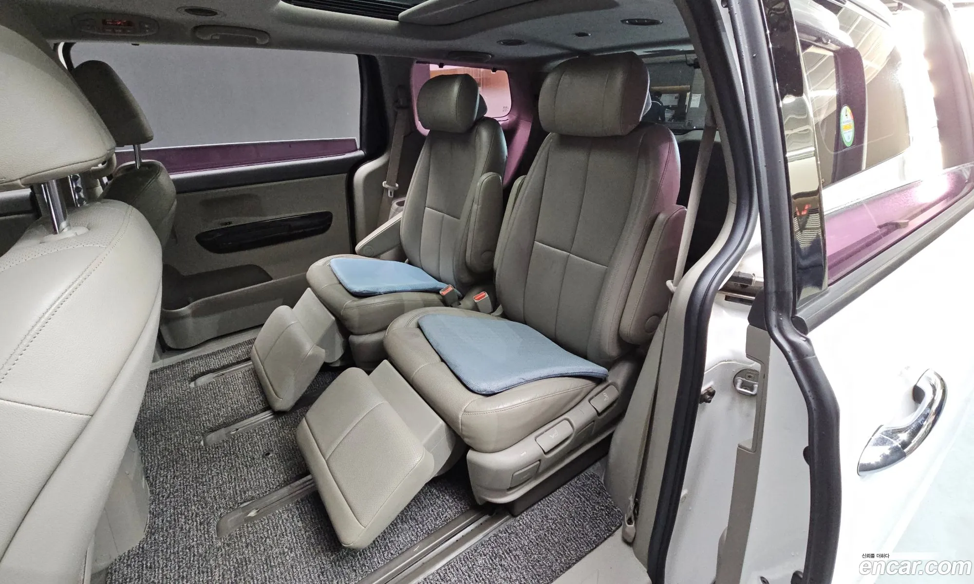 Kia Carnival 2016 — 14