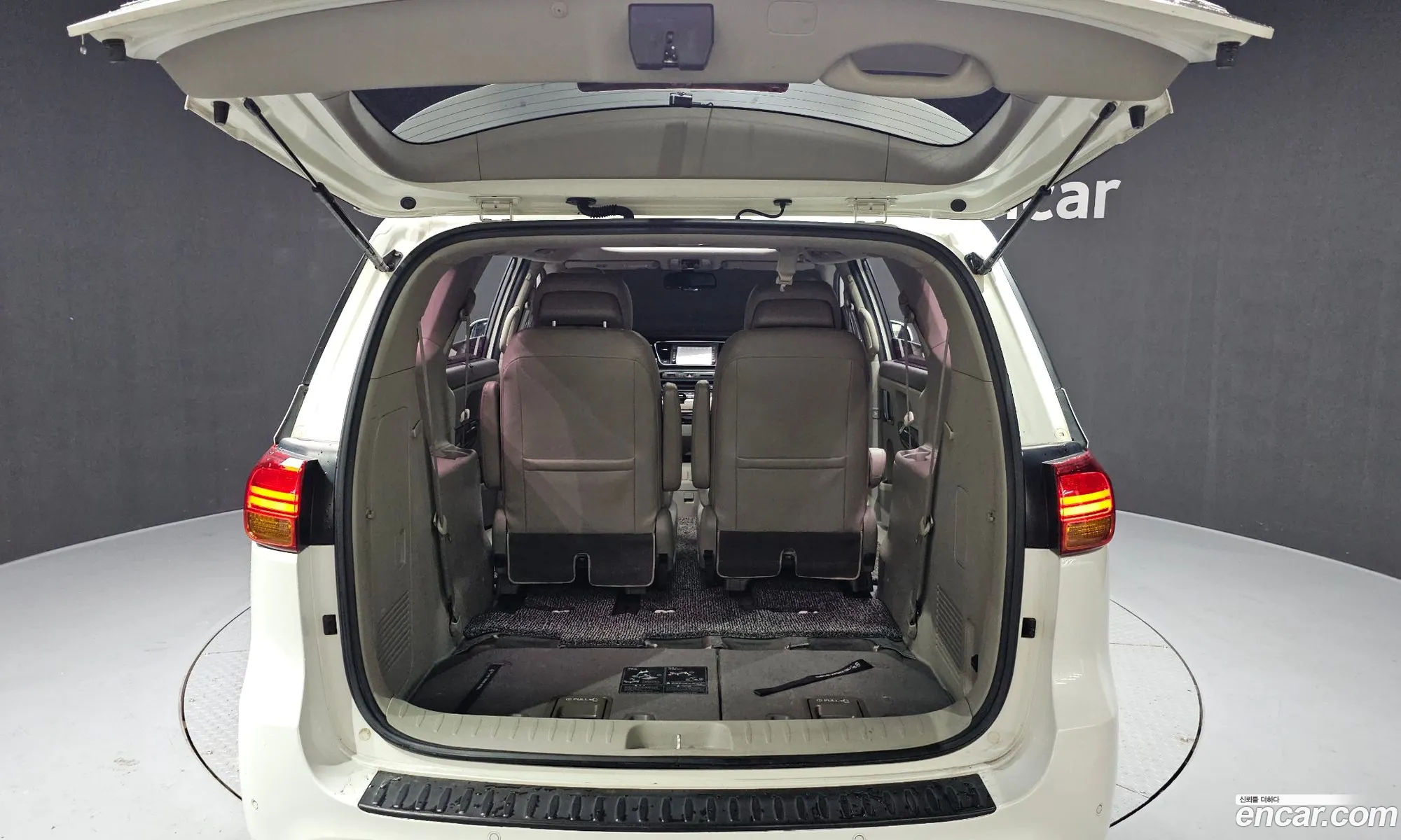 Kia Carnival 2016 — 15