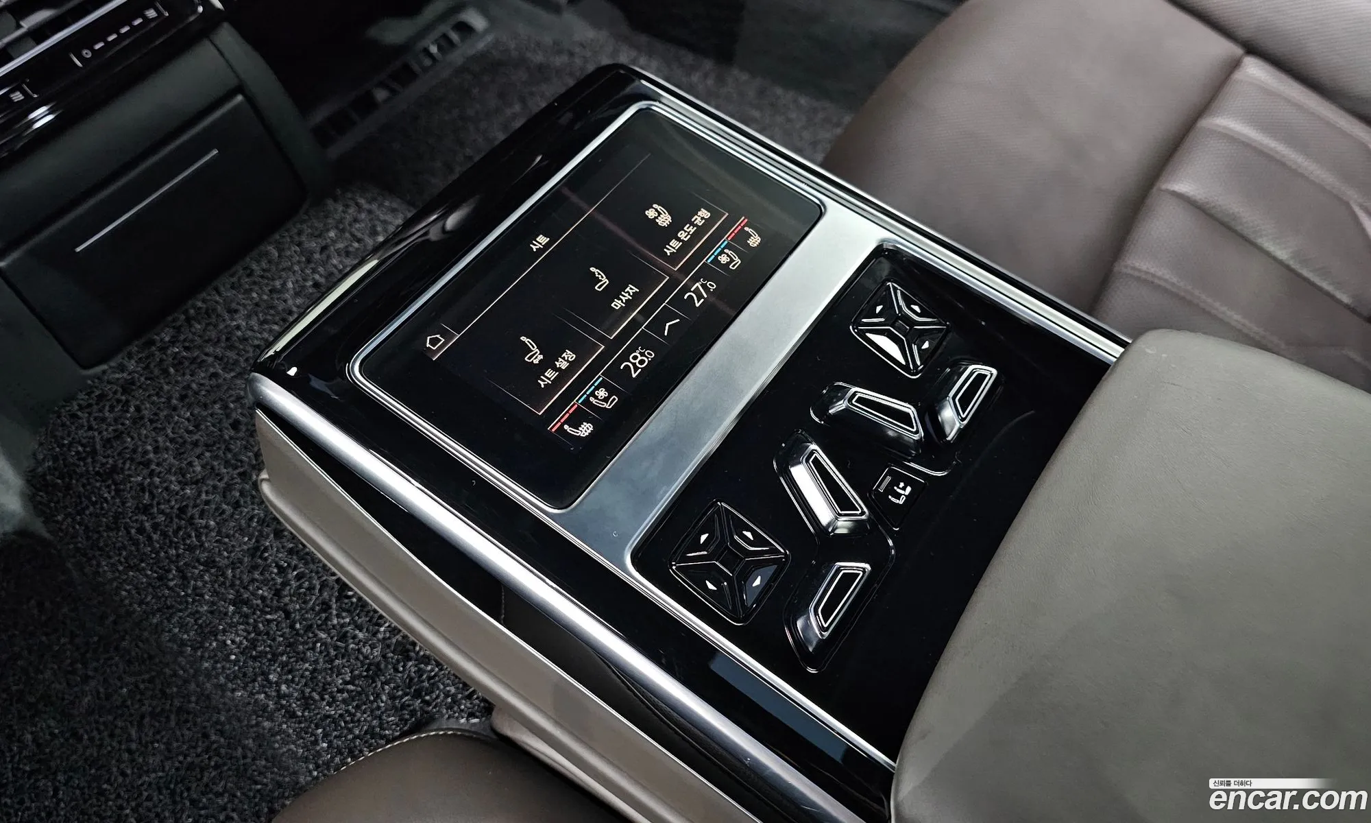 Audi A8 2021 WAUZZZF85MN032284 — 17