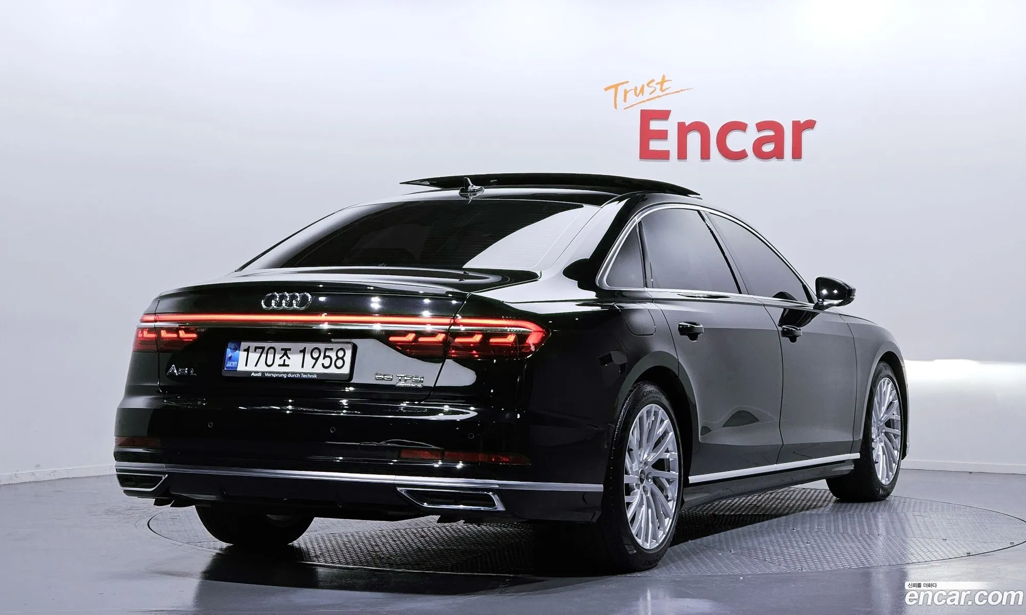 Audi A8 2021 WAUZZZF85MN032284 — 2