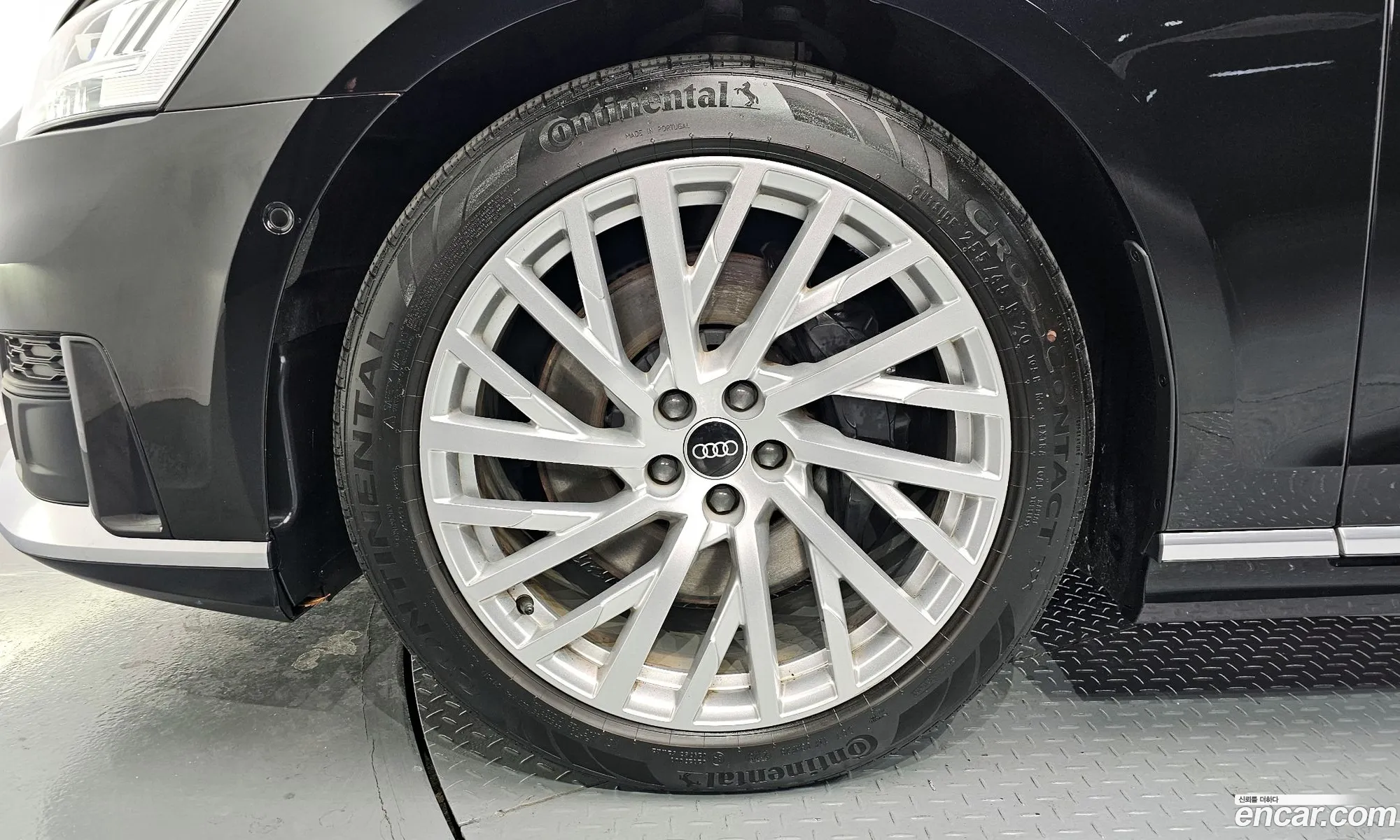 Audi A8 2021 WAUZZZF85MN032284 — 3