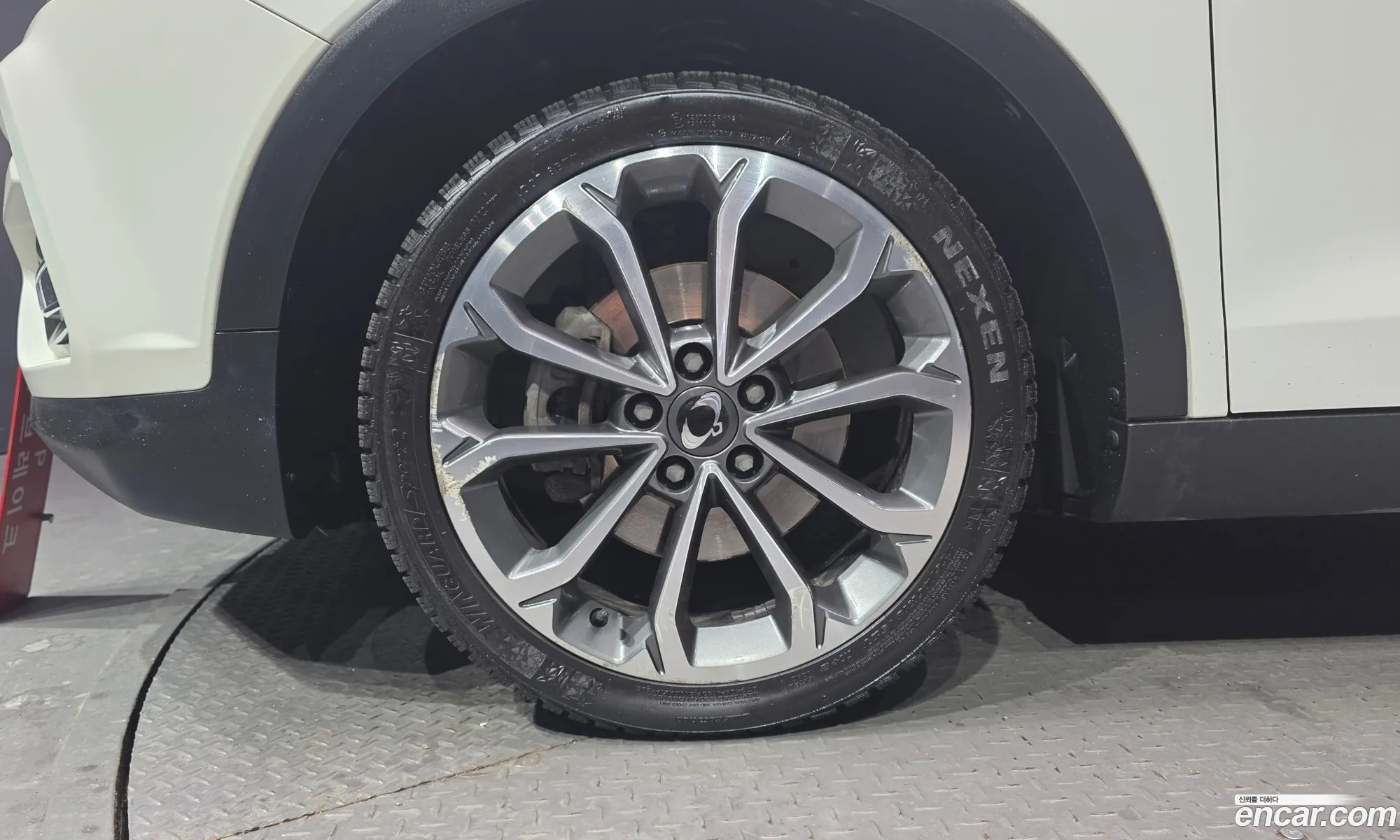 KG Mobility (SsangYong) Tivoli Armour 2018 — 18