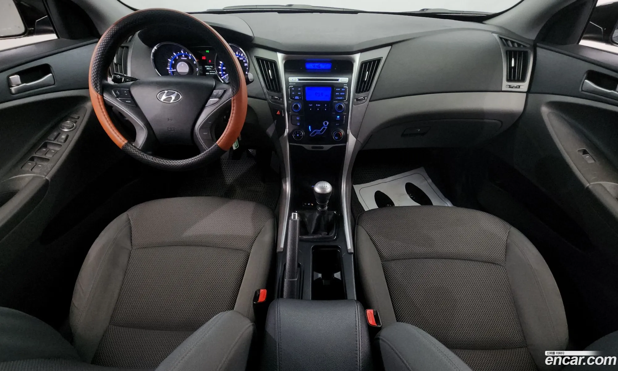 Hyundai YF Sonata 2009 — 15