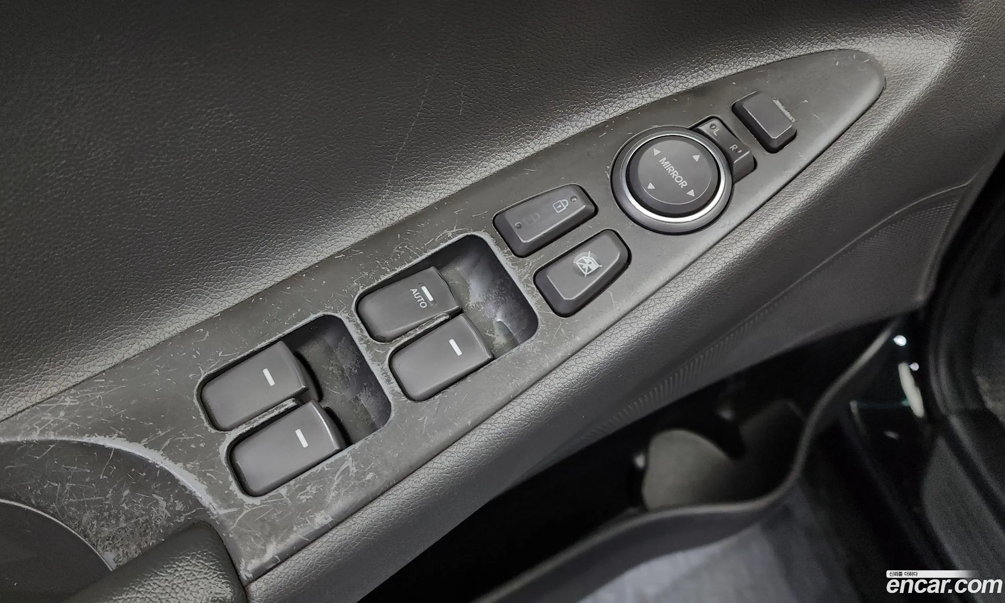 Hyundai YF Sonata 2009 — 10
