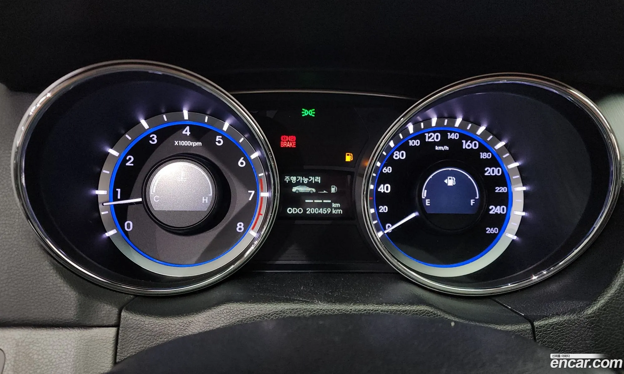 Hyundai YF Sonata 2009 — 2
