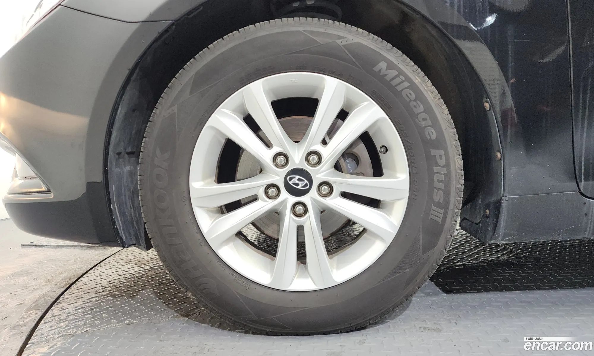 Hyundai YF Sonata 2009 — 8