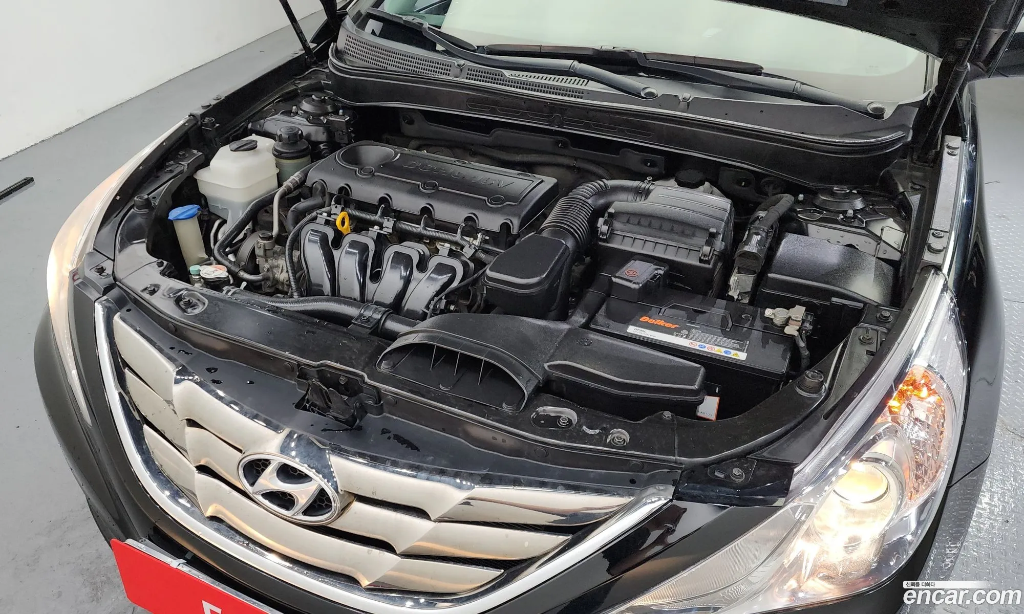 Hyundai YF Sonata 2009 — 17