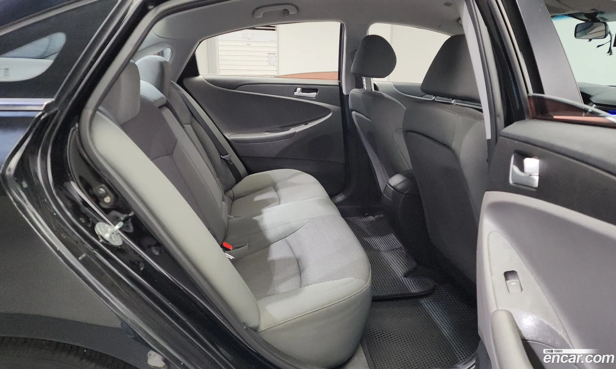 Hyundai YF Sonata 2009 — 5