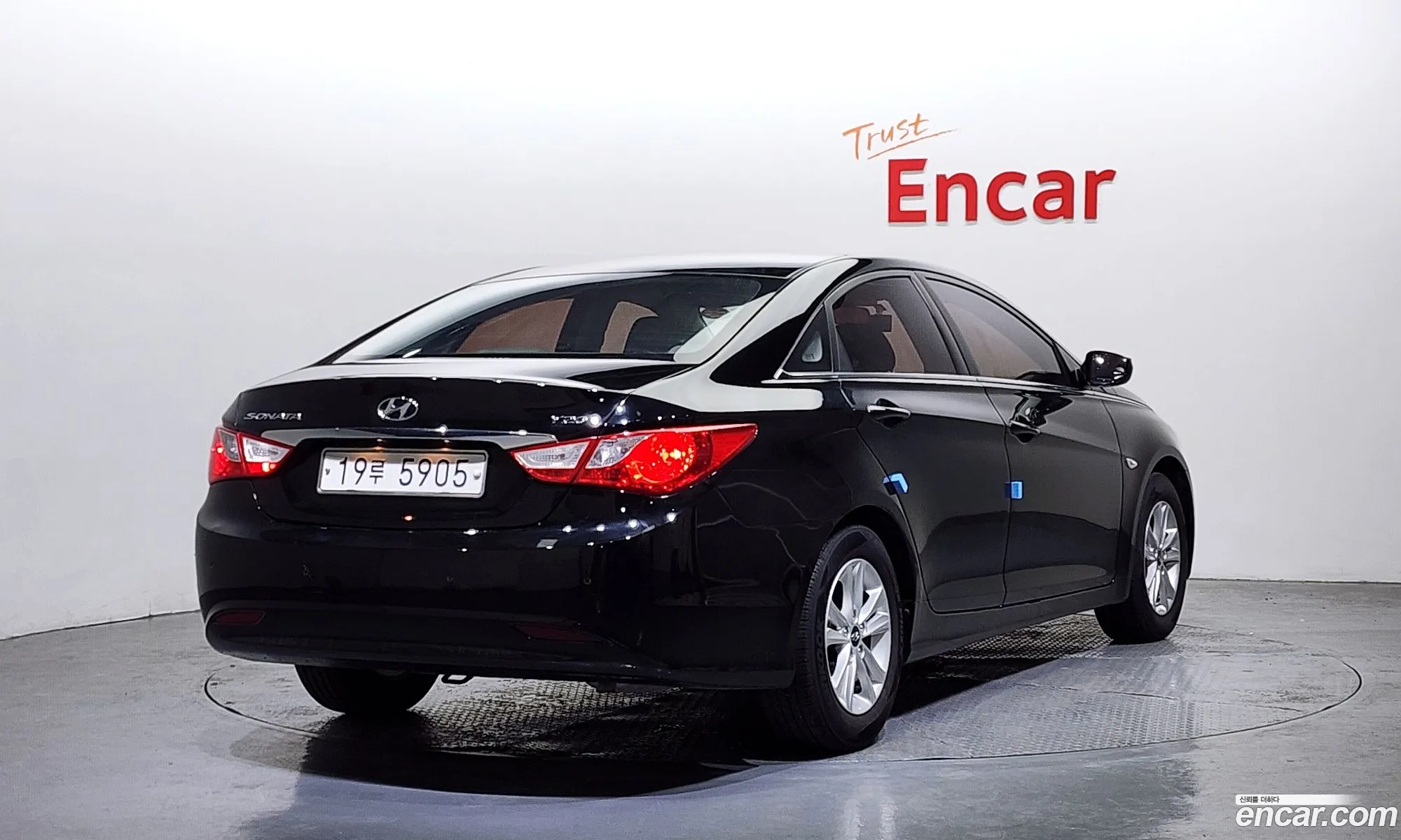 Hyundai YF Sonata 2009 — 9