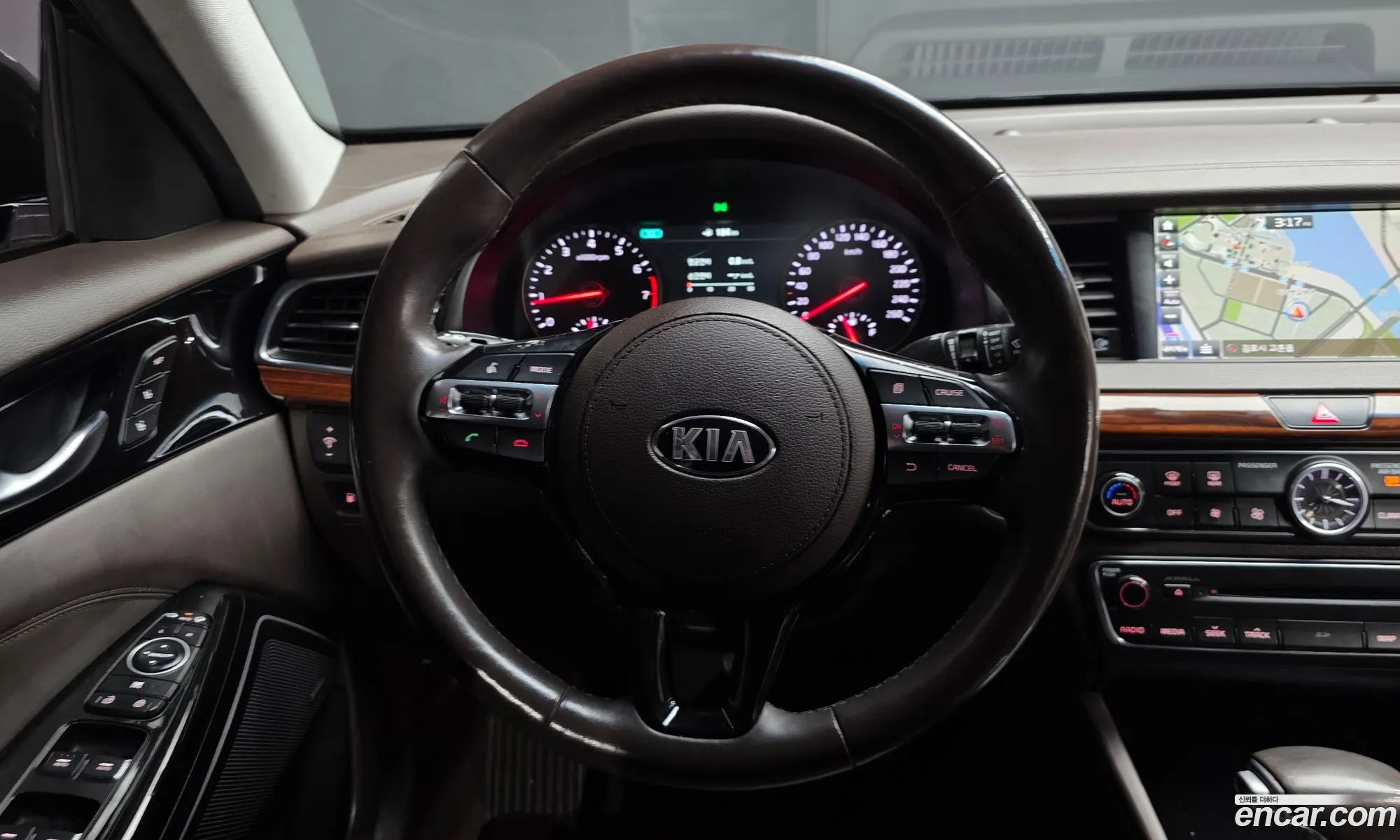 Kia K7 2017 — 10