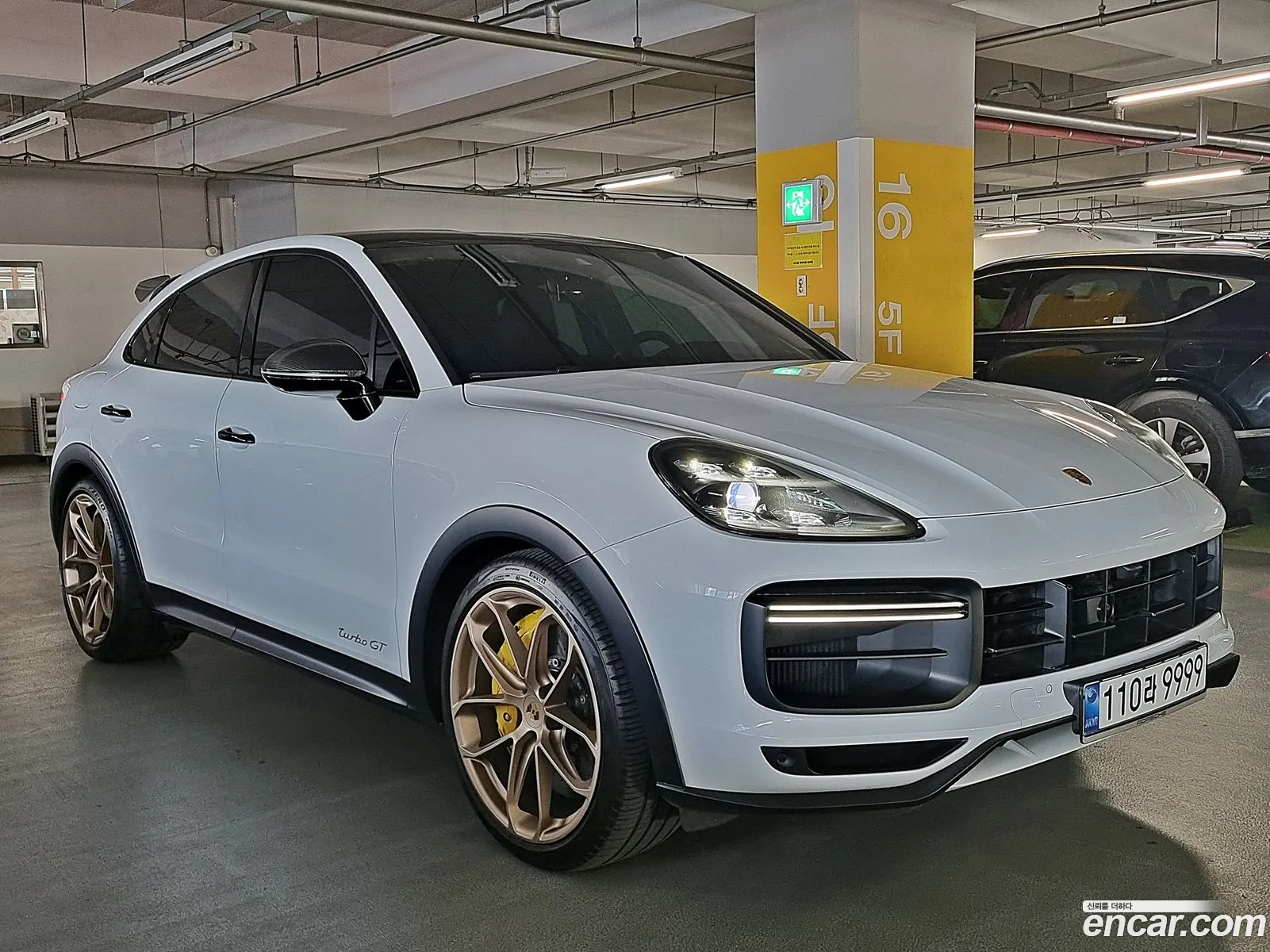 Porsche Cayenne 2023 — 2