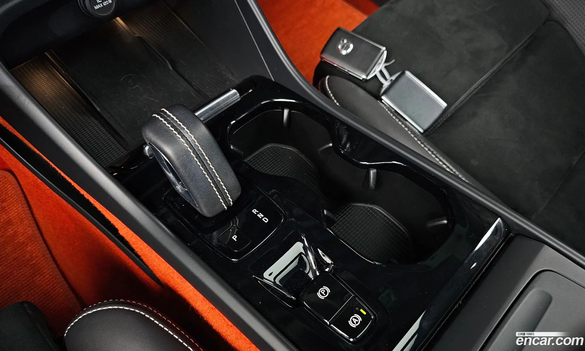 Volvo XC40 2020 YV1XZACACL2287350 — 17