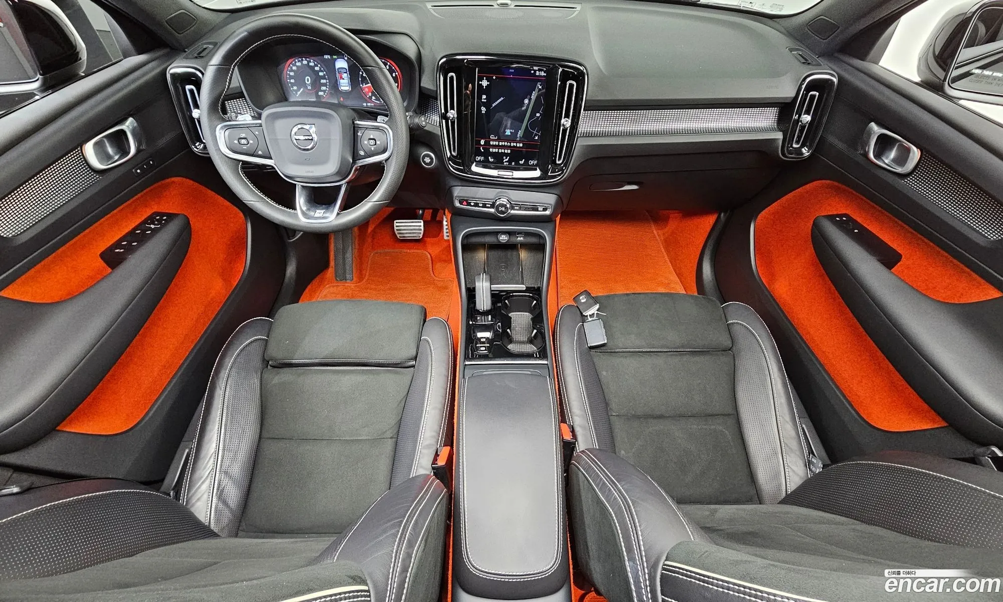 Volvo XC40 2020 YV1XZACACL2287350 — 9