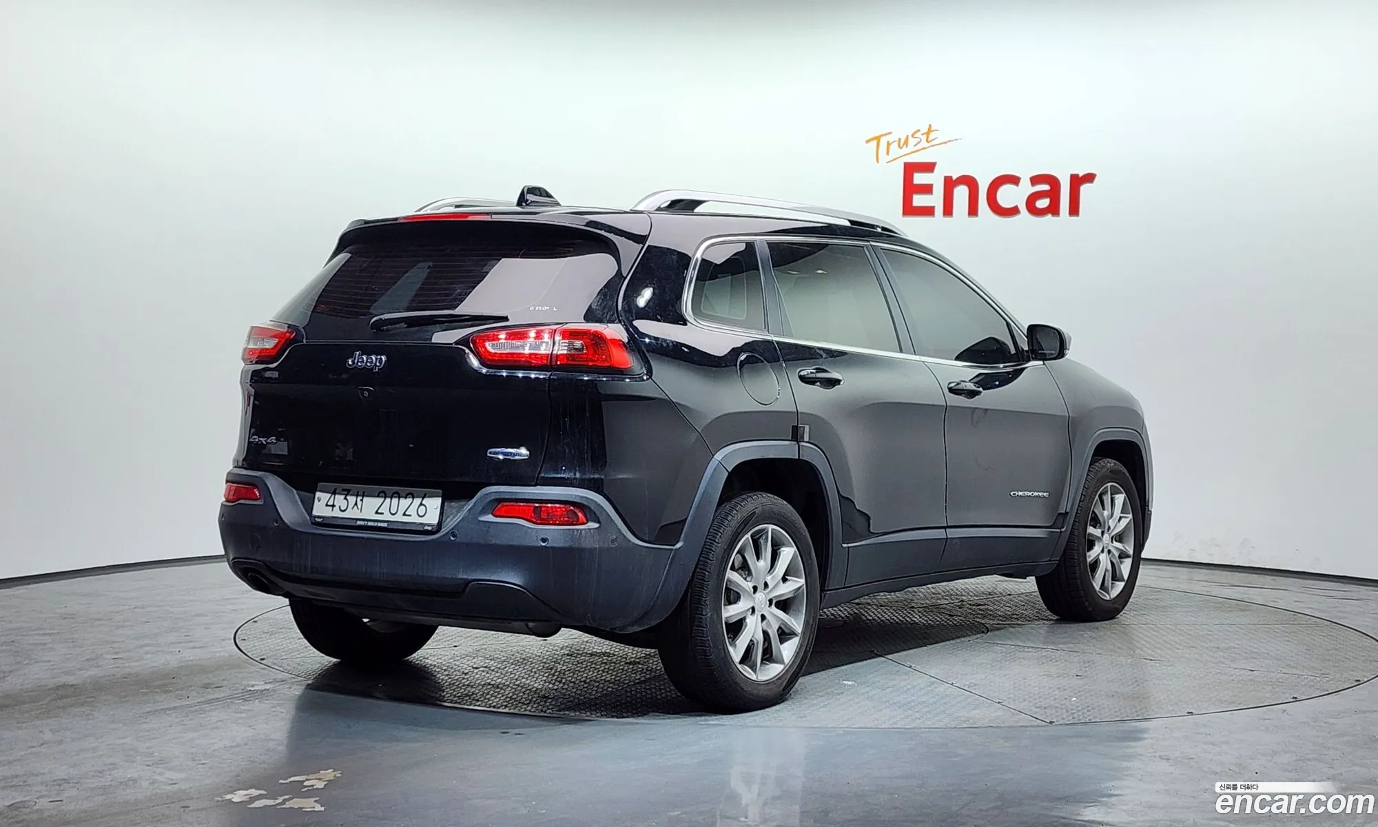 Jeep Cherokee 2017 1C4PJMCB1JD505202 — 2