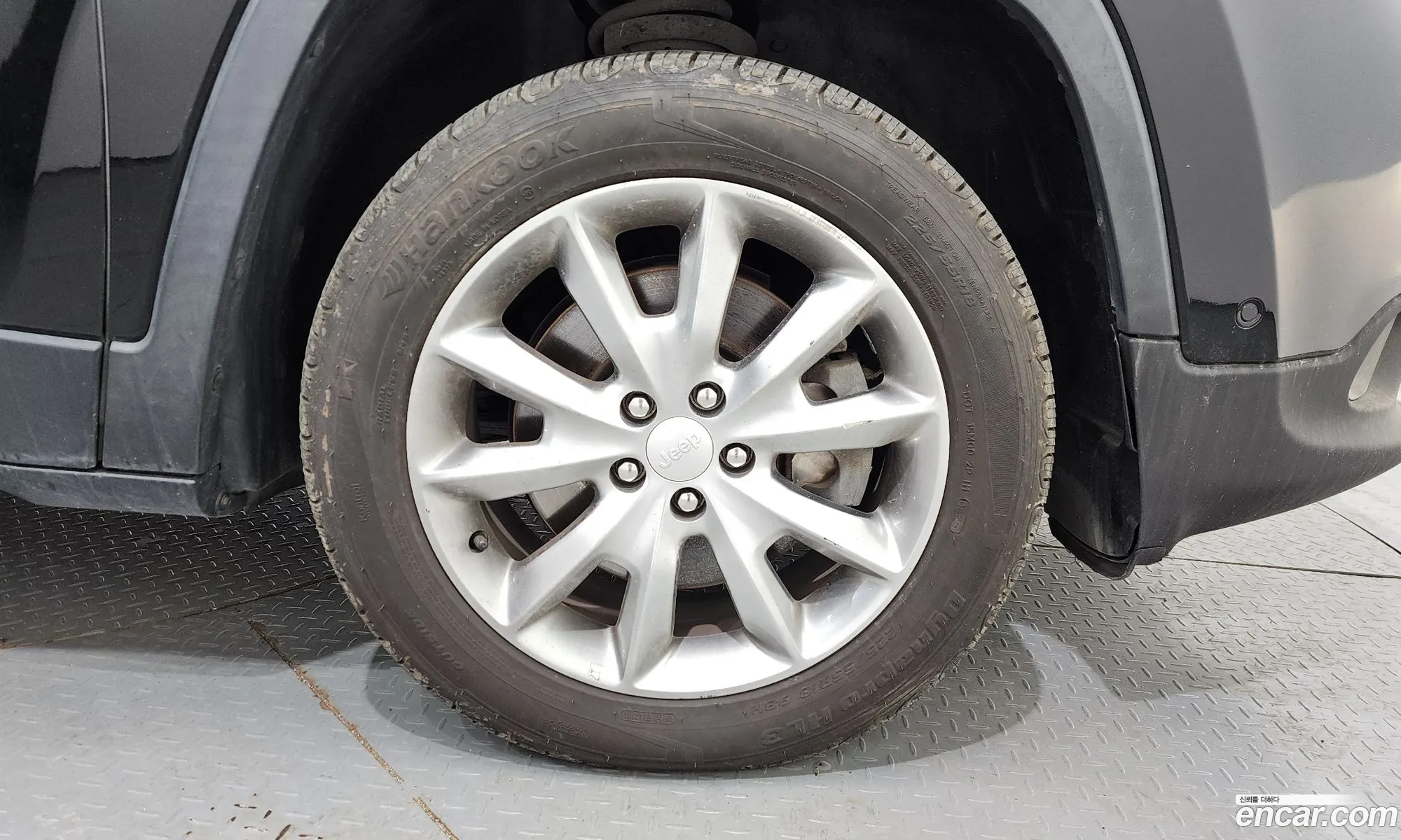 Jeep Cherokee 2017 1C4PJMCB1JD505202 — 3