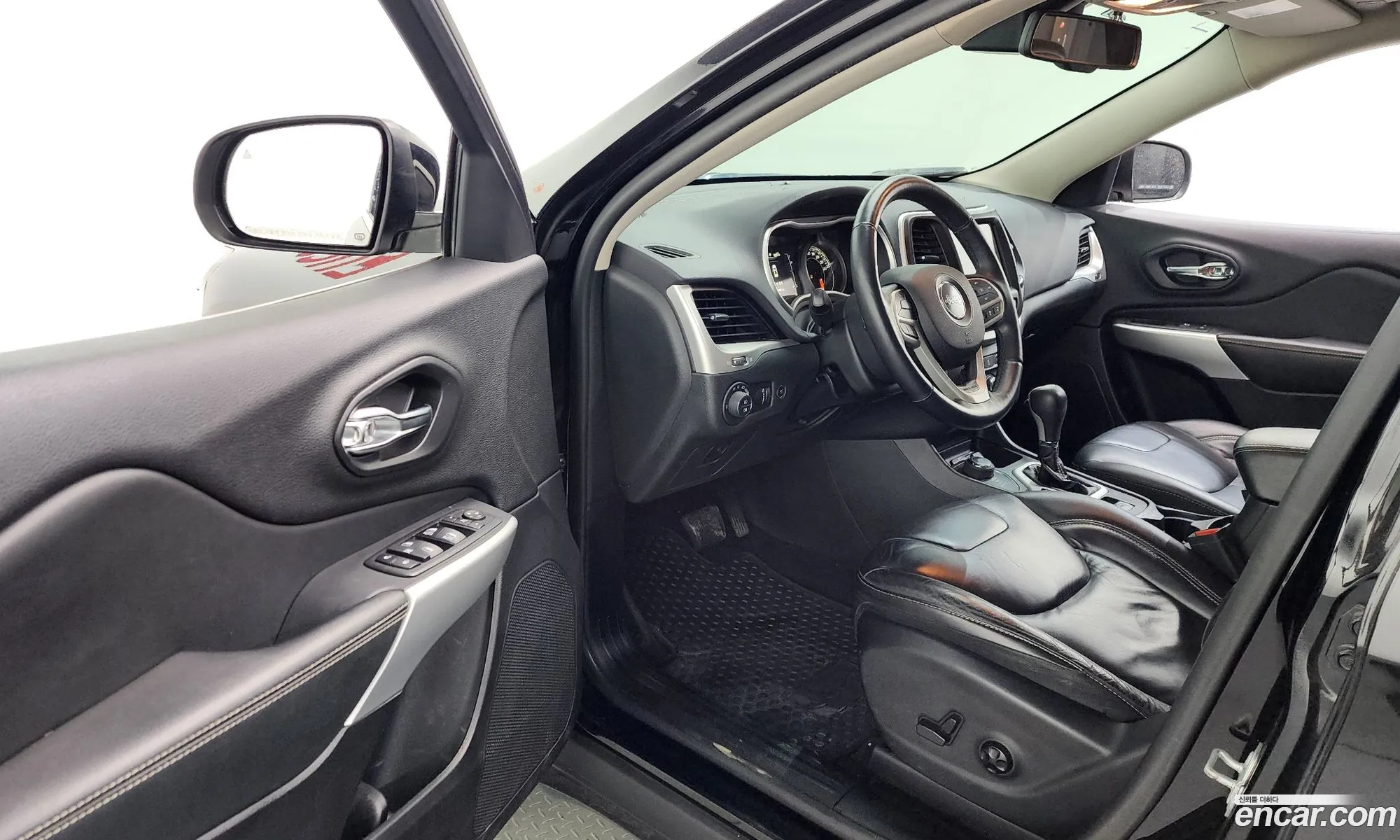 Jeep Cherokee 2017 1C4PJMCB1JD505202 — 4