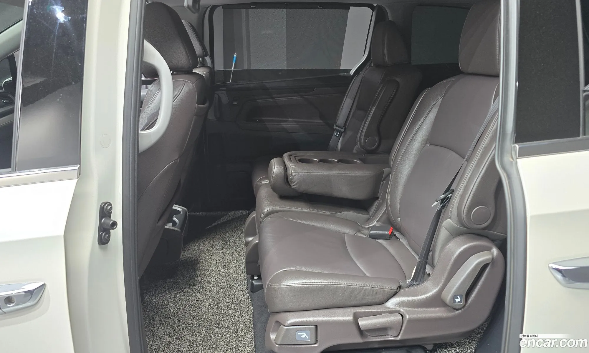 Honda Odyssey 2018 5KBRL6880JB600463 — 6