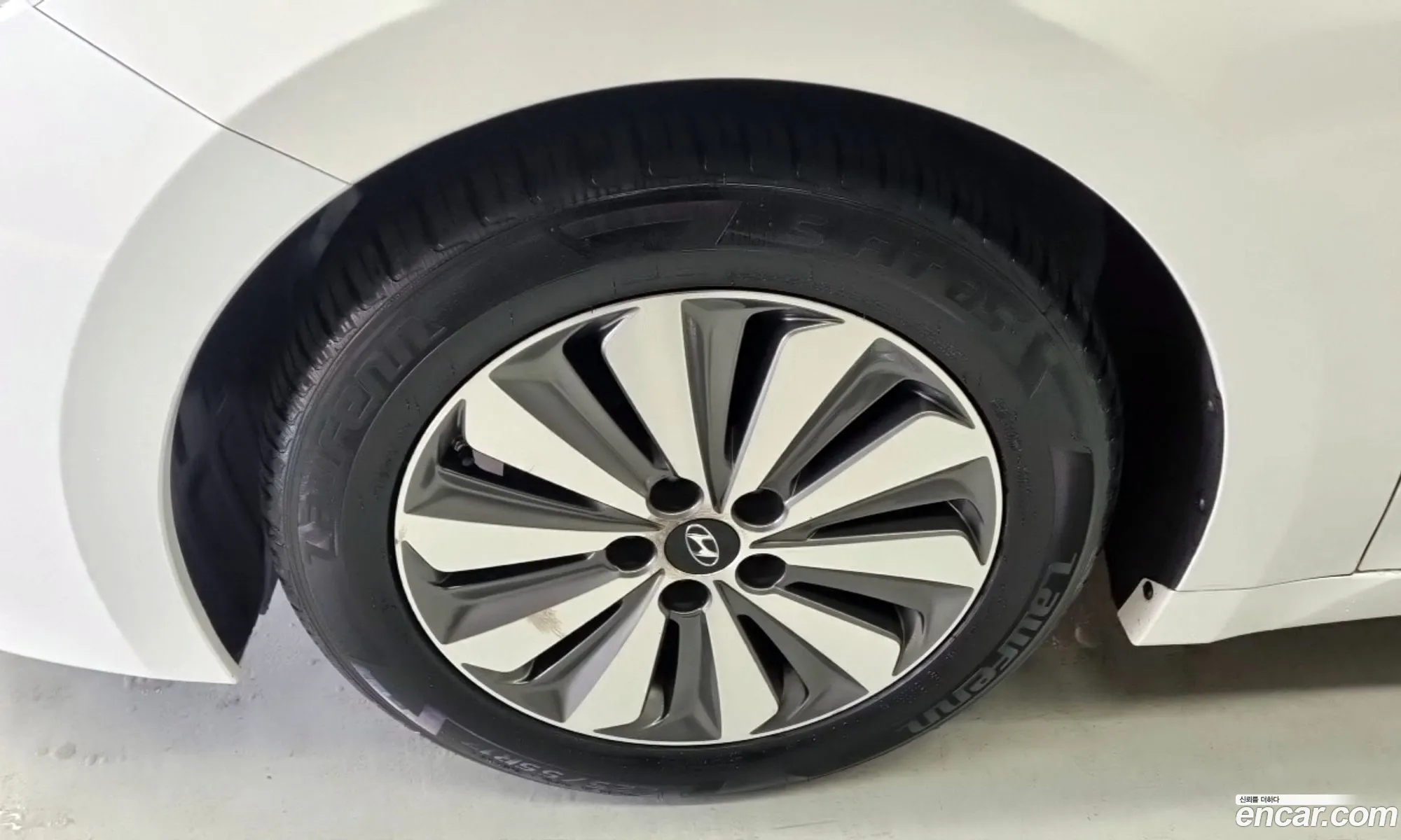Hyundai Grandeur HG Hybrid 2015 — 13