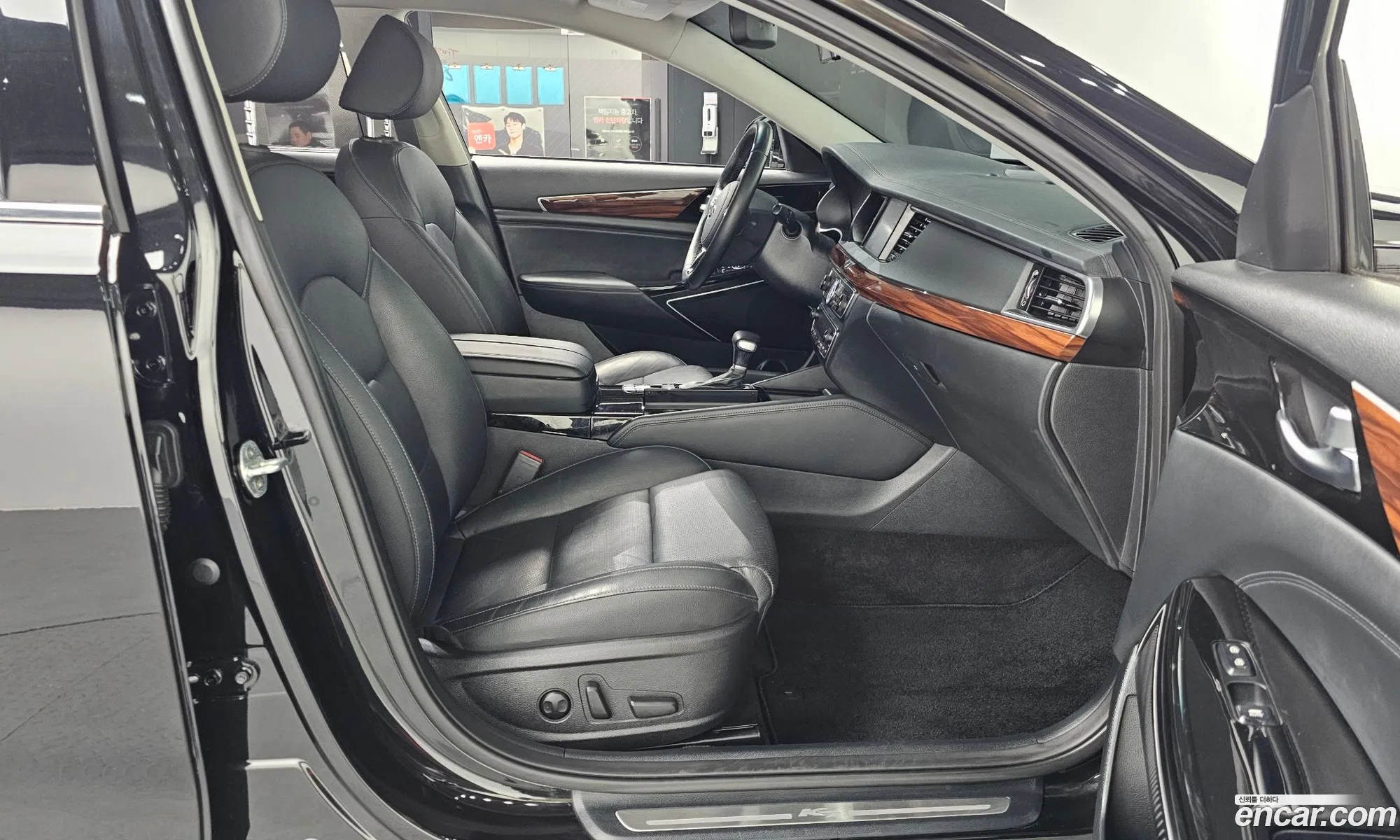 Kia K7 2016 — 18