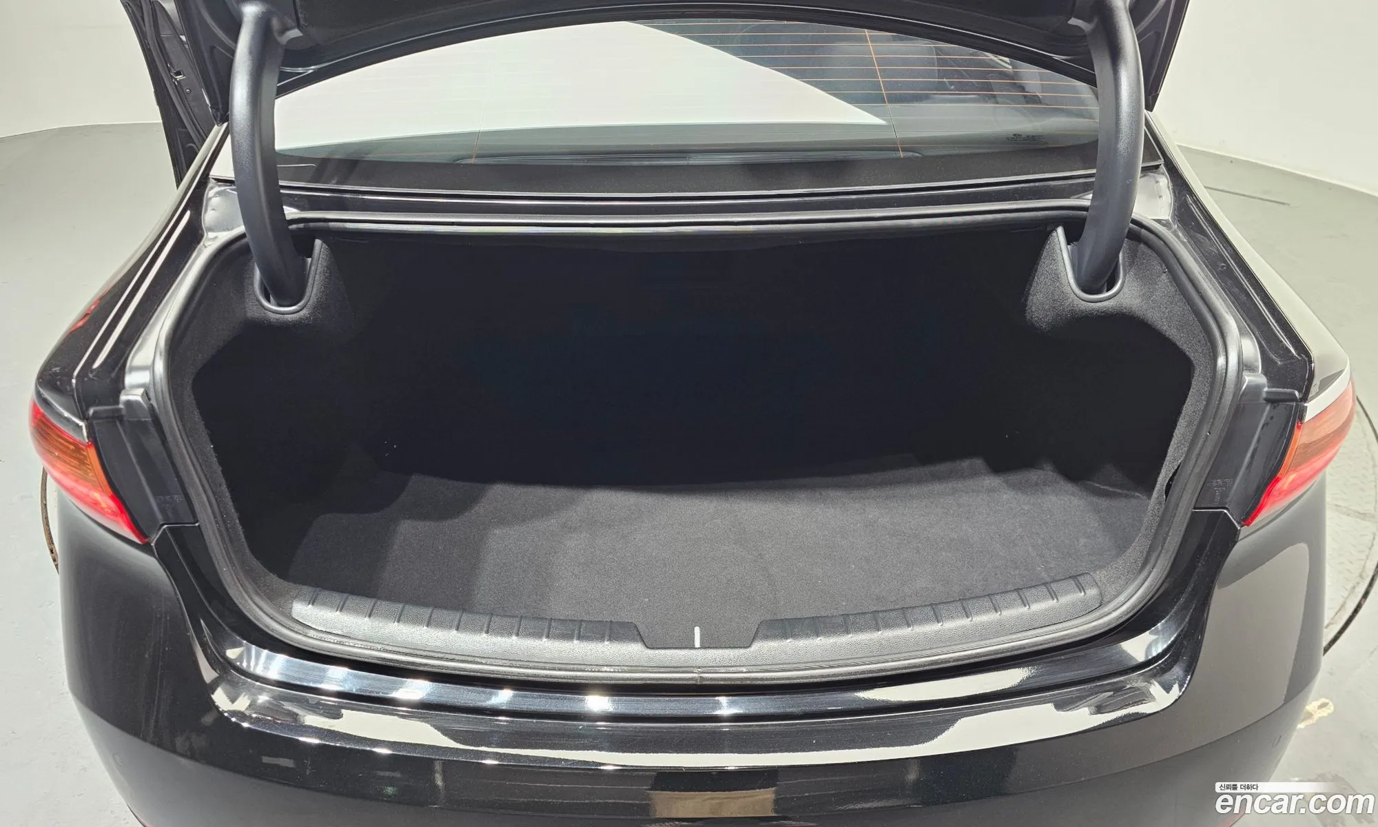Kia K7 2016 — 17