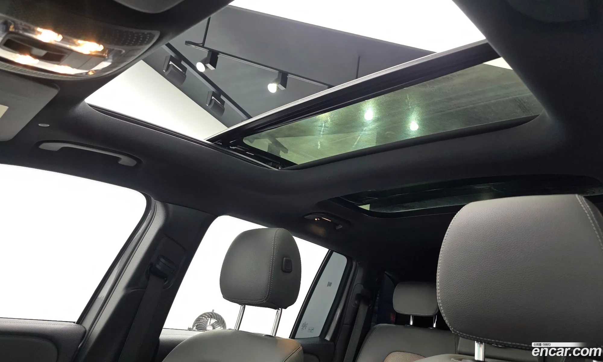 Mercedes-Benz EQB X243 2023 — 12