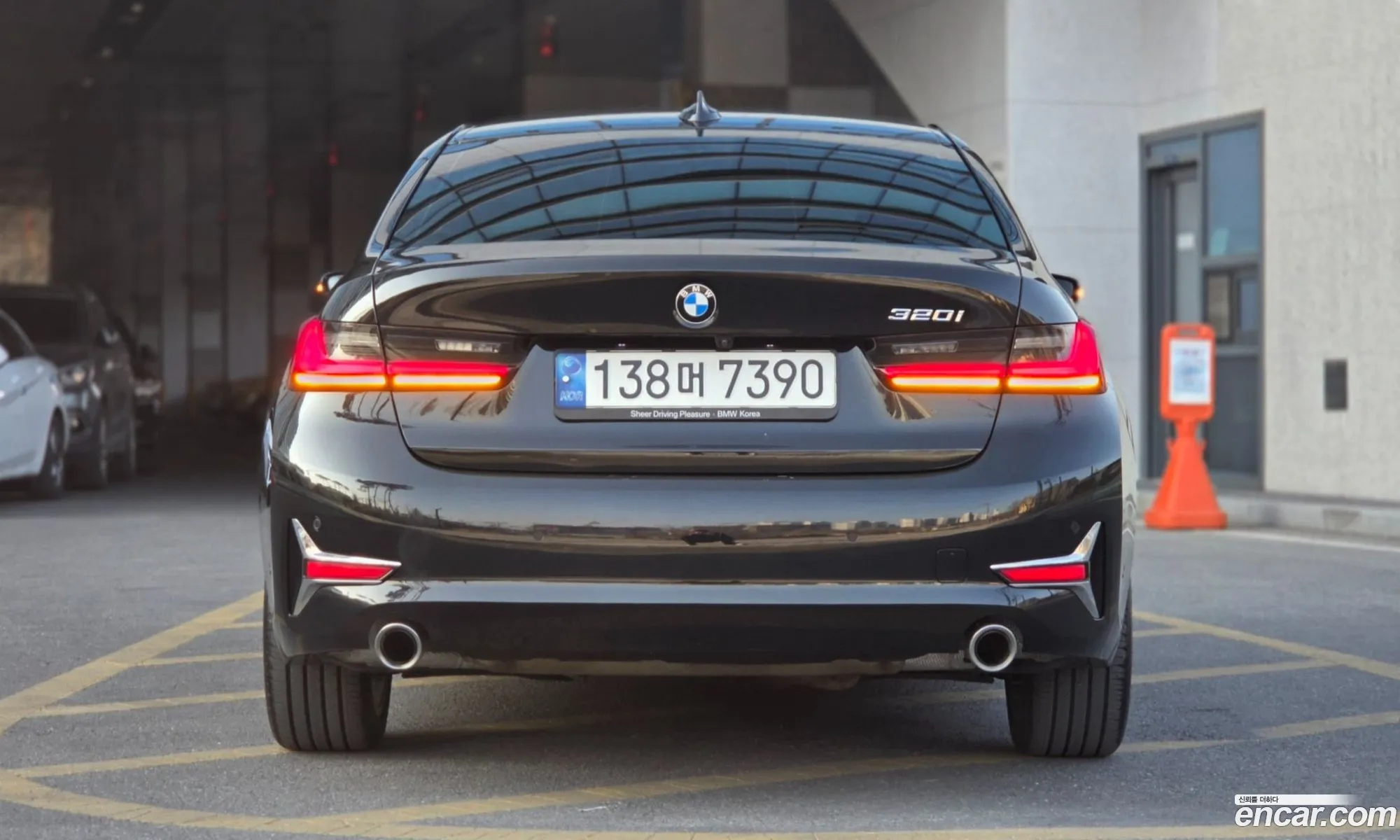 BMW 3 Series 2022 — 3
