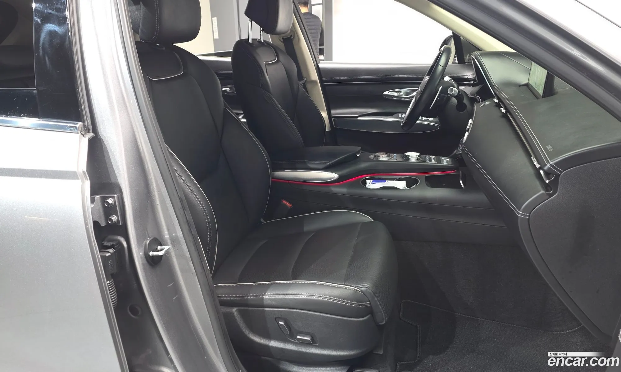 Genesis GV70 2021 — 12