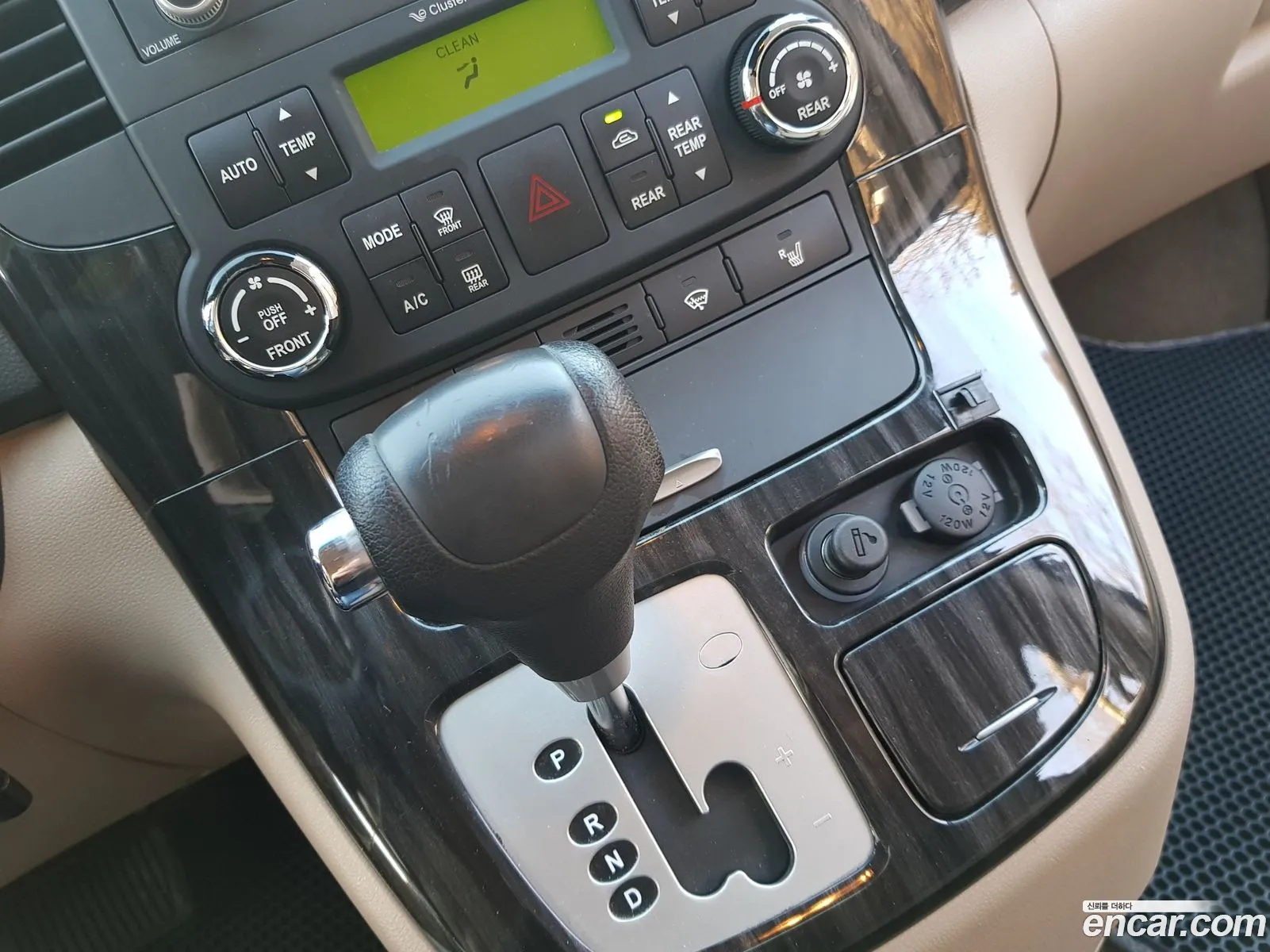 Kia Carnival R 2013 — 13