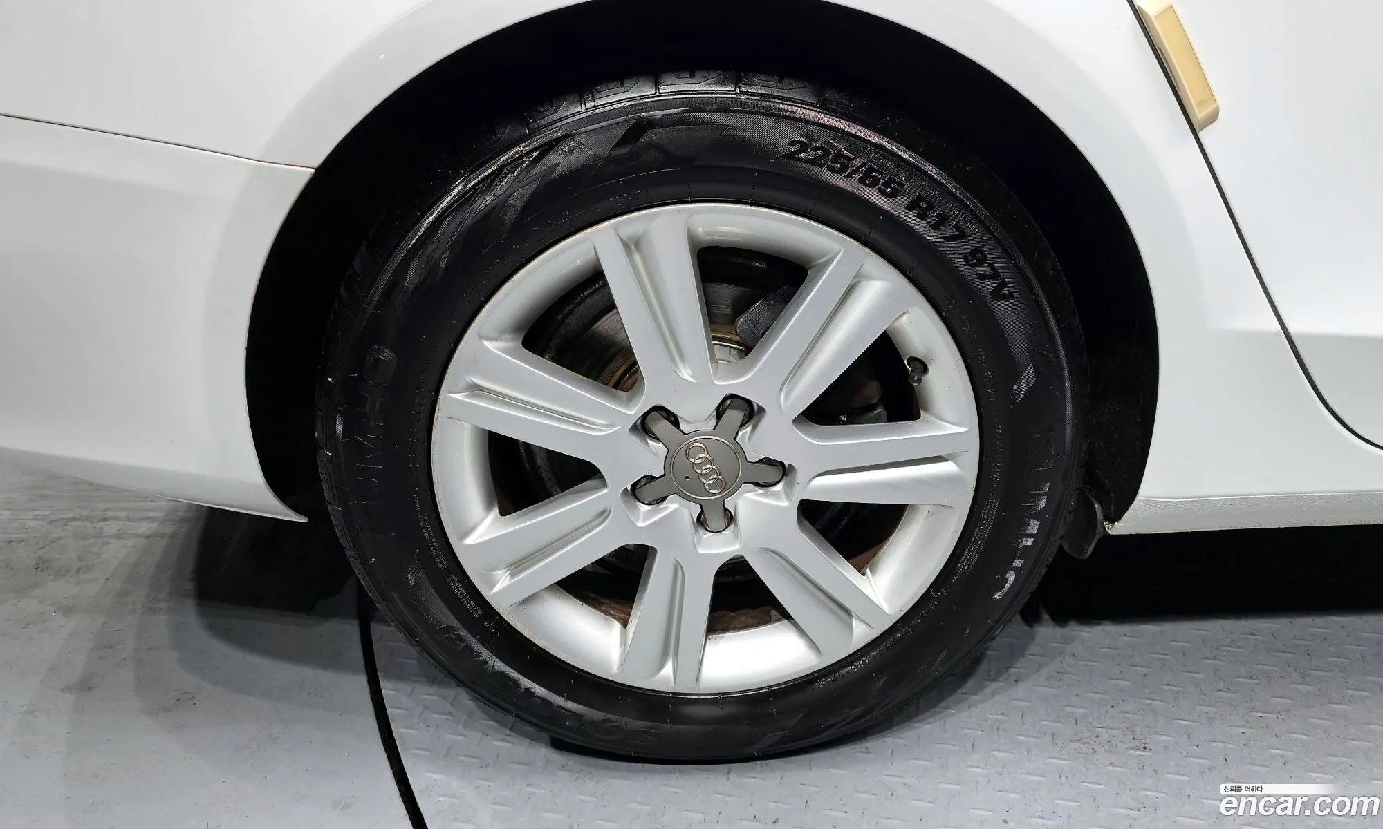 Audi A4 2011 WAUZZZ8K3CN011635 — 19