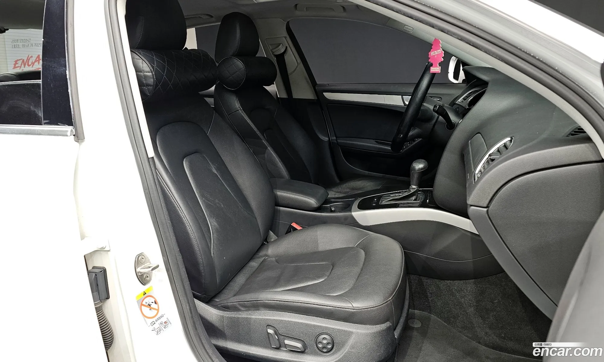 Audi A4 2011 WAUZZZ8K3CN011635 — 3