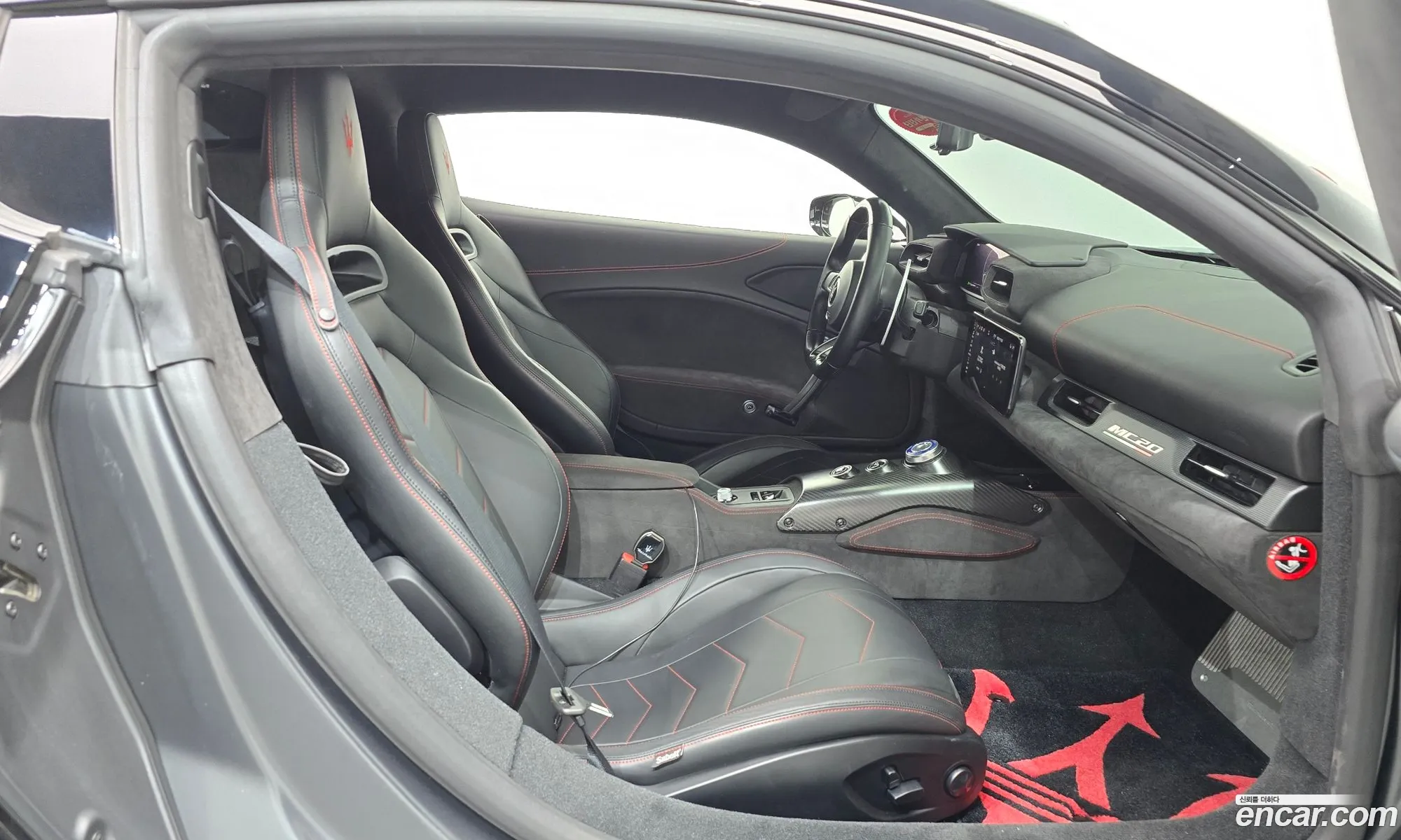 Maserati MC20 2022 ZAMBX24G — 10