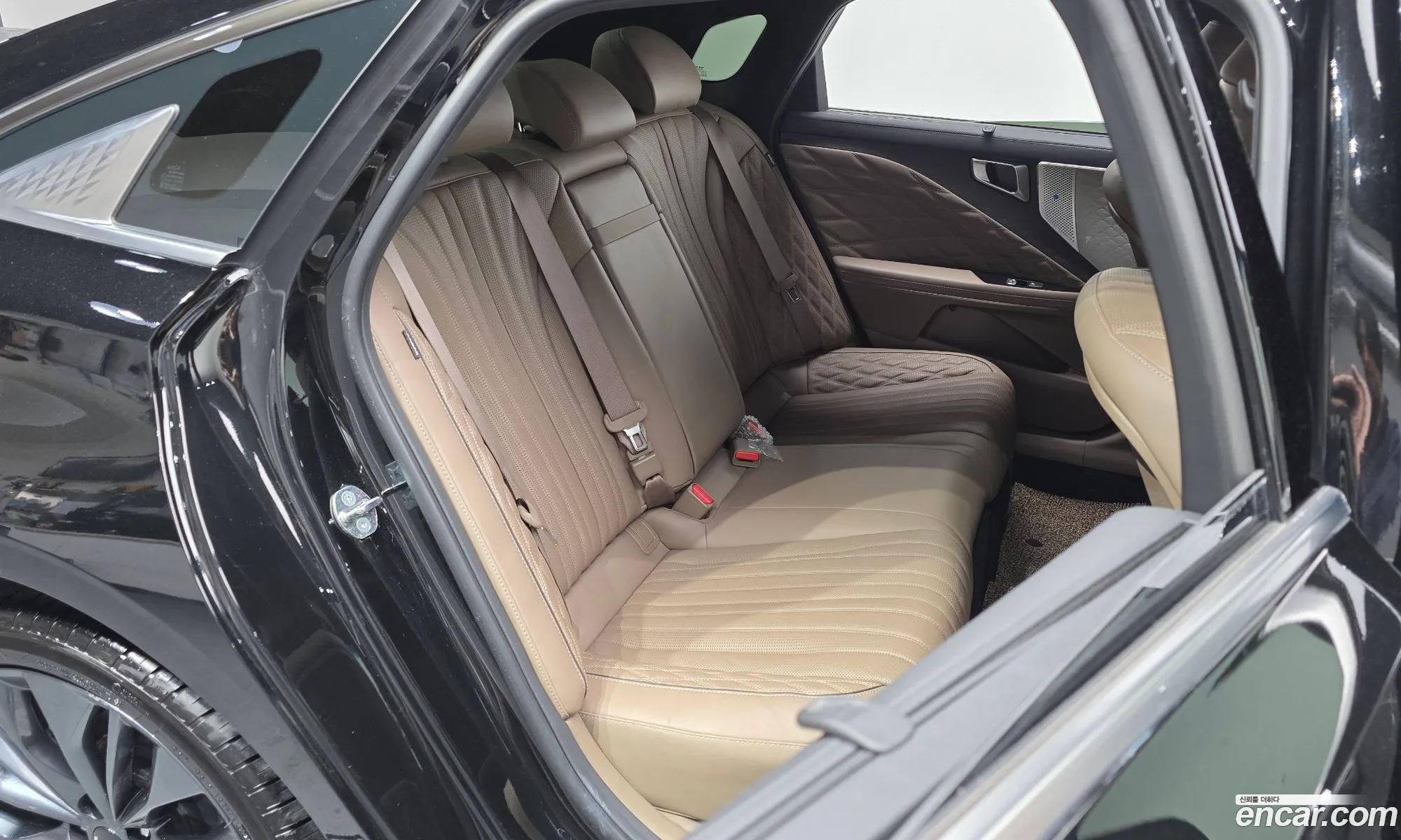 Kia K8 2023 — 16