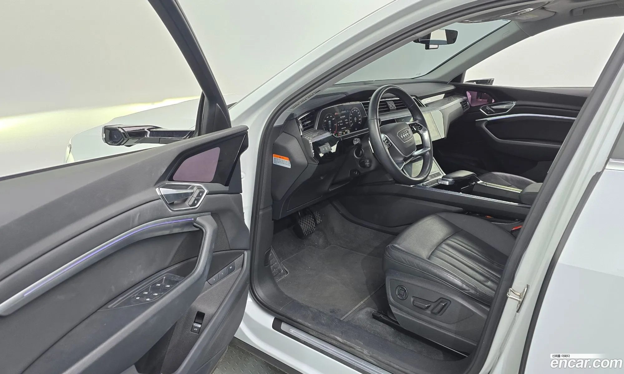 Audi e-tron 2021 WAUZZZGE — 16