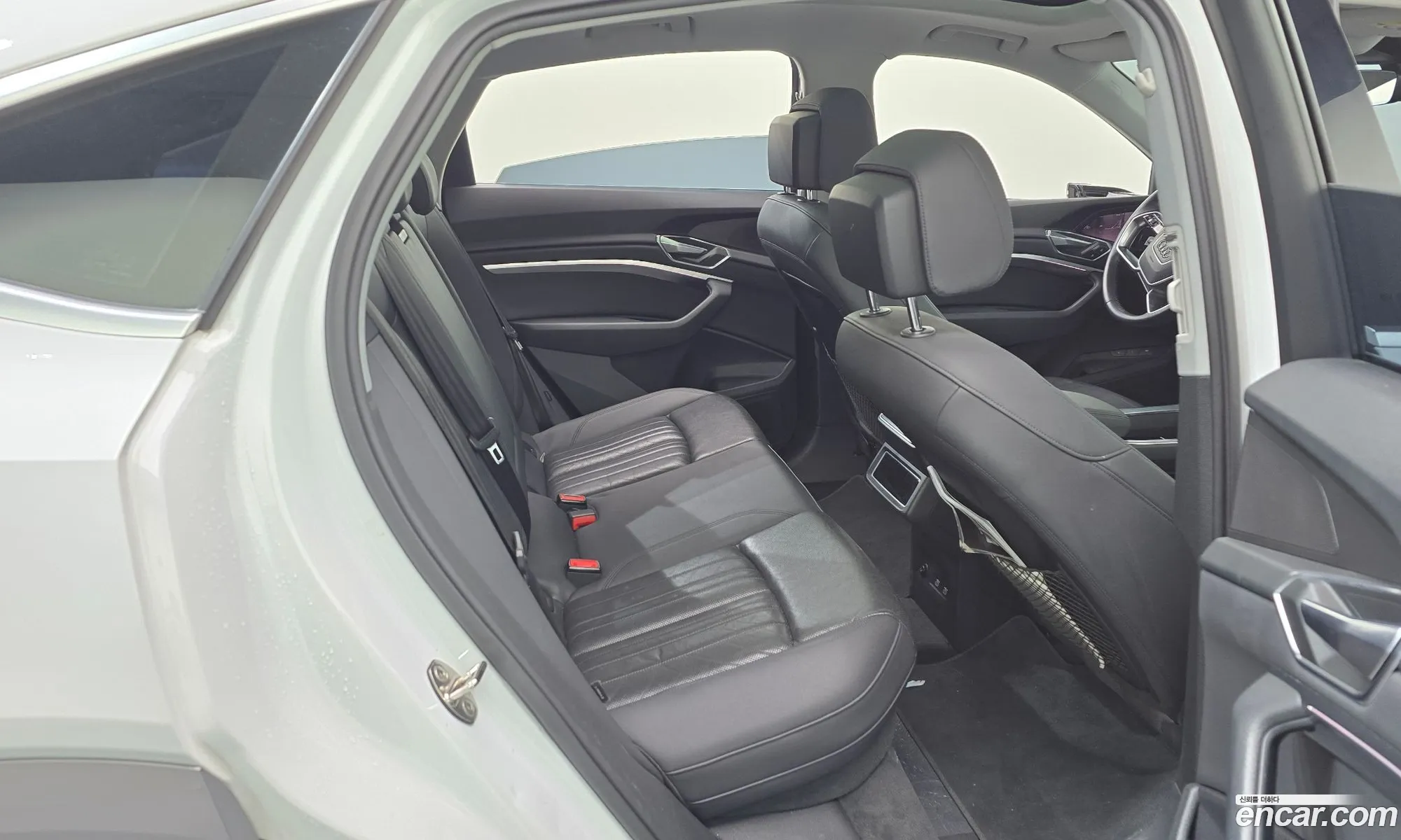 Audi e-tron 2021 WAUZZZGE — 4