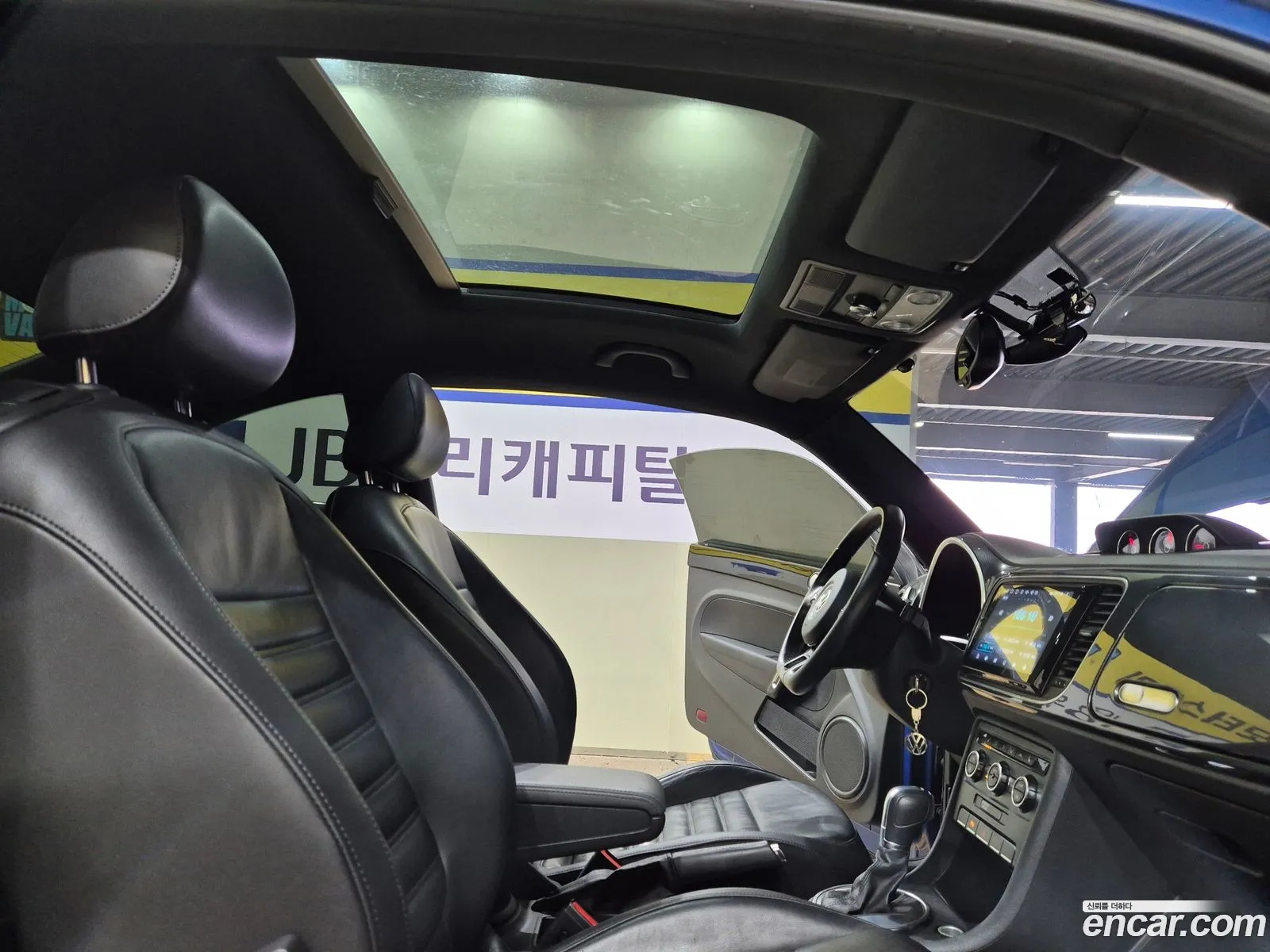 Volkswagen The Beetle 2012 — 11