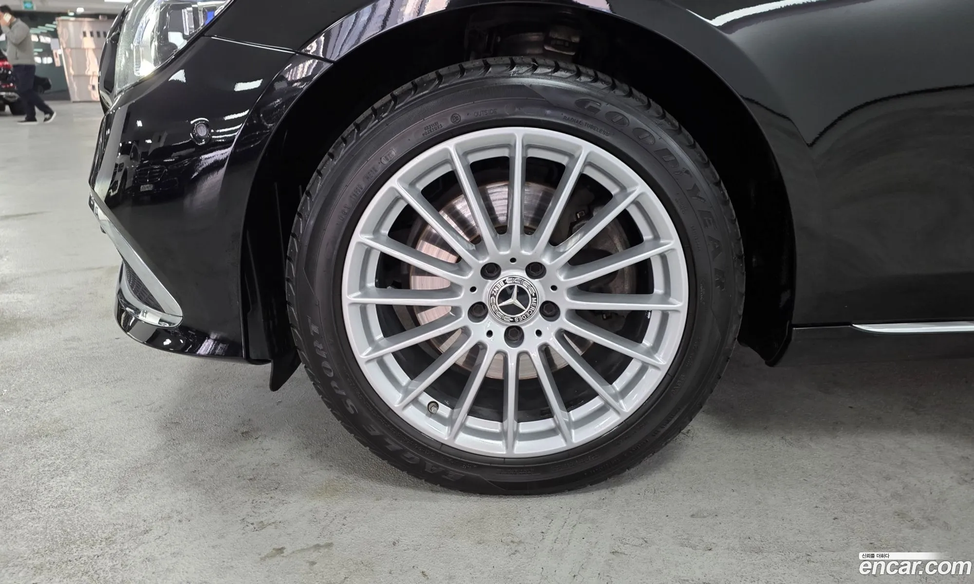 Mercedes-Benz E-Class W213 2022 — 17