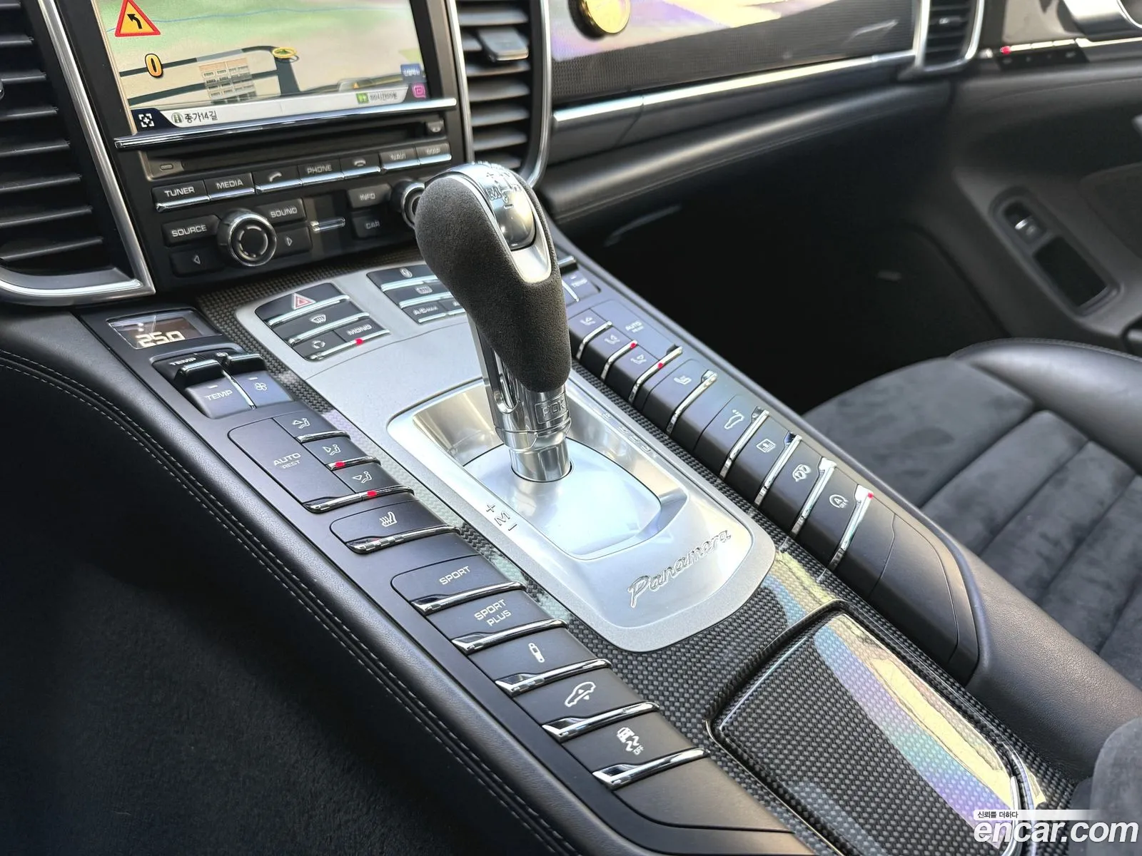Porsche Panamera 2012 — 16