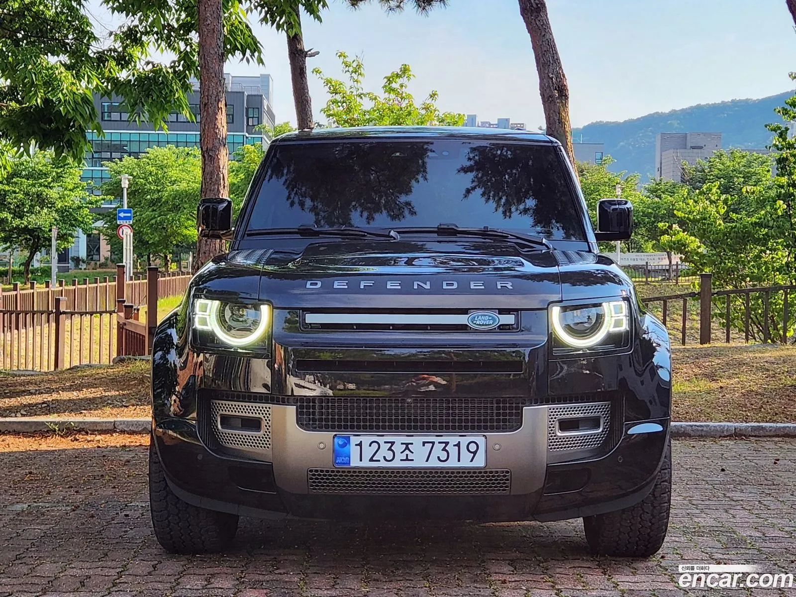 Land Rover Defender 2025 — 3