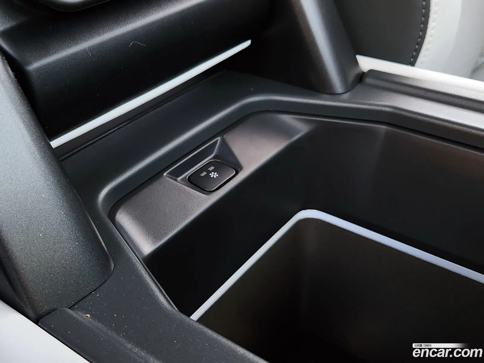 Land Rover Defender 2025 — 12