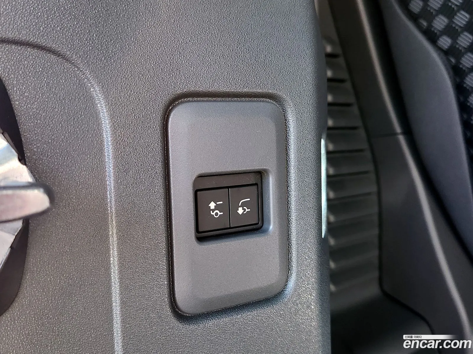 Land Rover Defender 2025 — 13