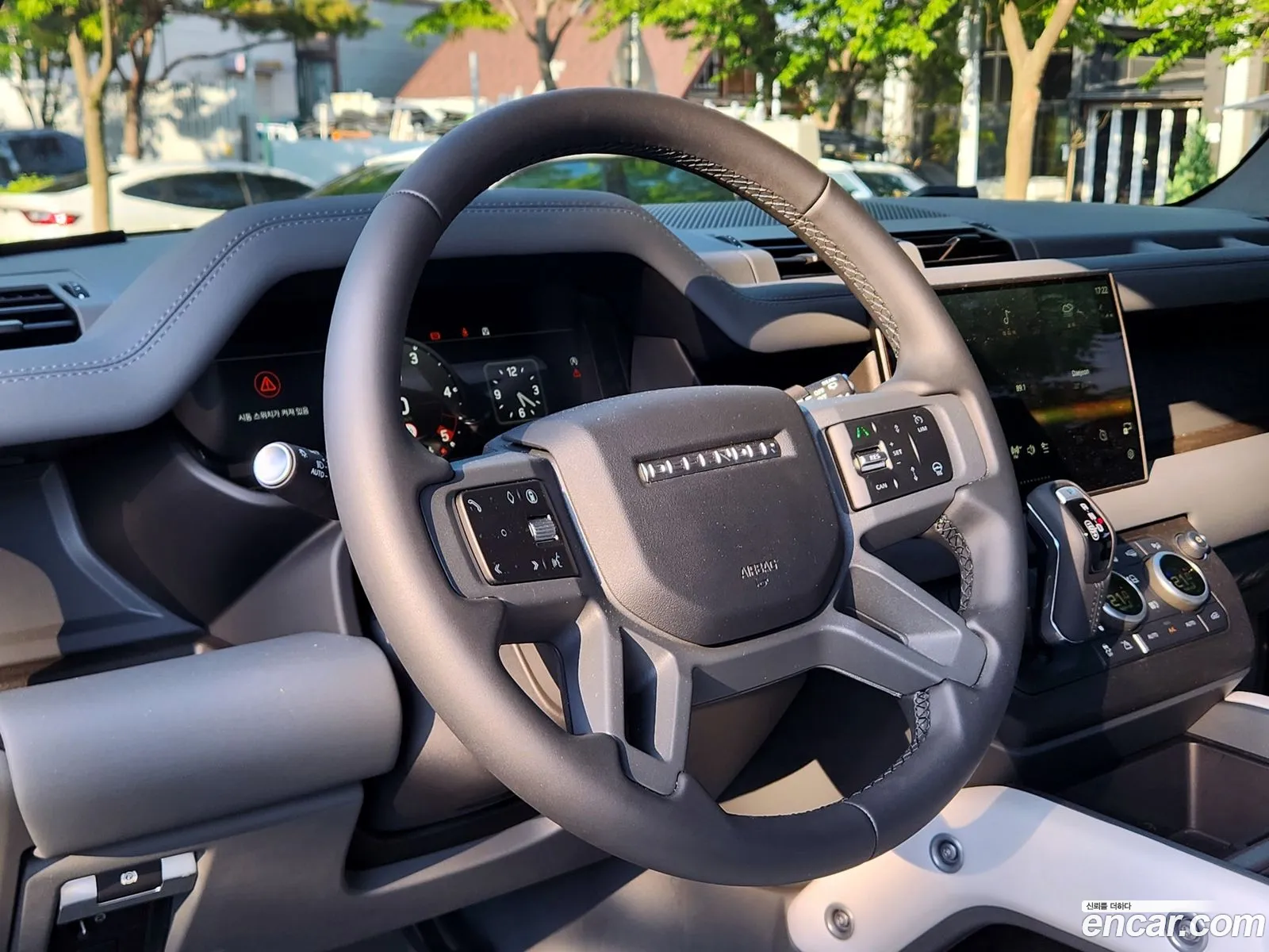 Land Rover Defender 2025 — 20