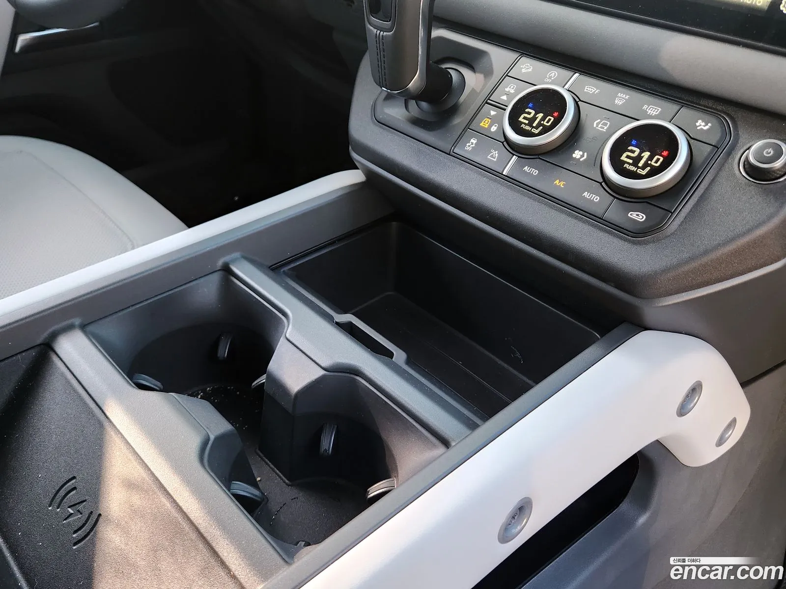 Land Rover Defender 2025 — 14
