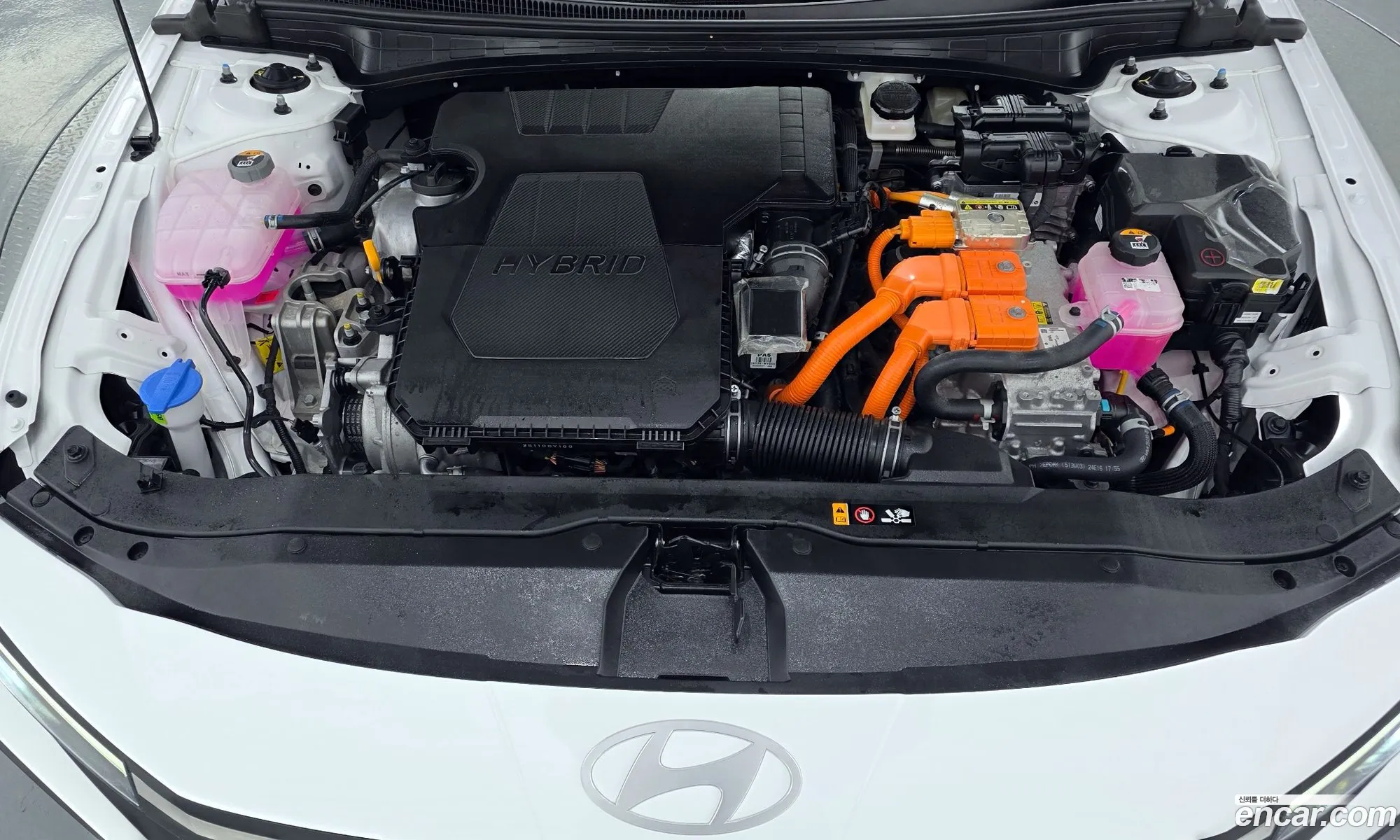 Hyundai Elantra Hybrid 2024 — 9