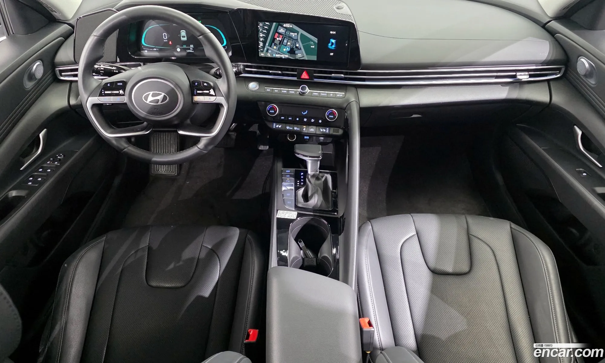 Hyundai Elantra Hybrid 2024 — 4