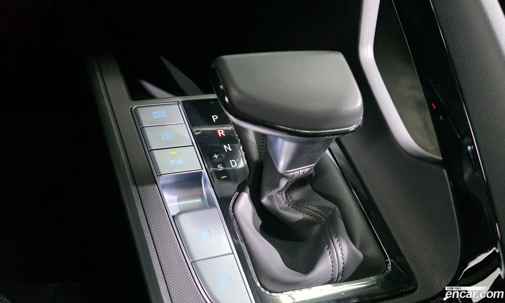 Hyundai Elantra Hybrid 2024 — 5