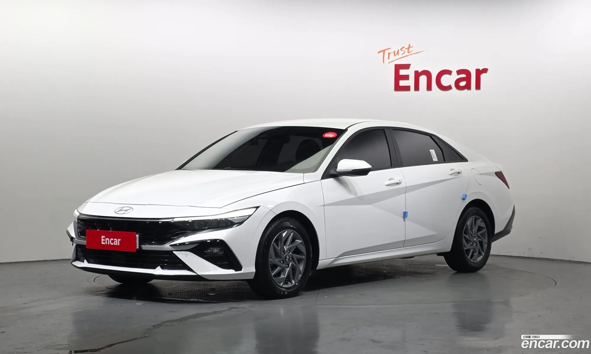 Hyundai Elantra Hybrid 2024 — 11