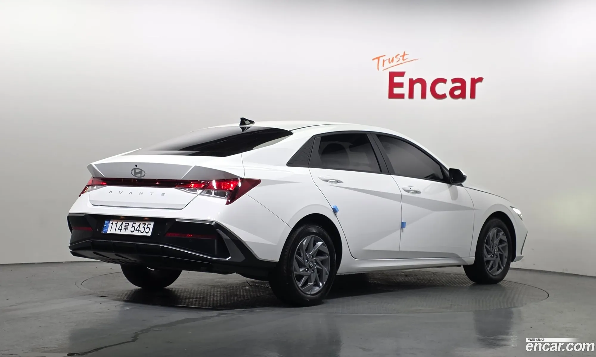 Hyundai Elantra Hybrid 2024 — 14