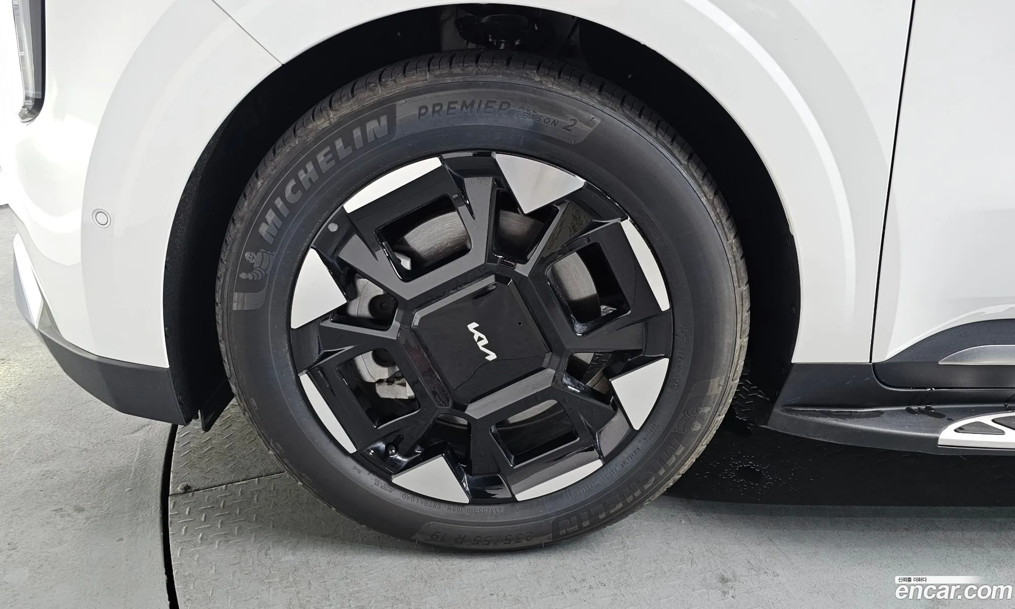 Kia Carnival 2024 — 17
