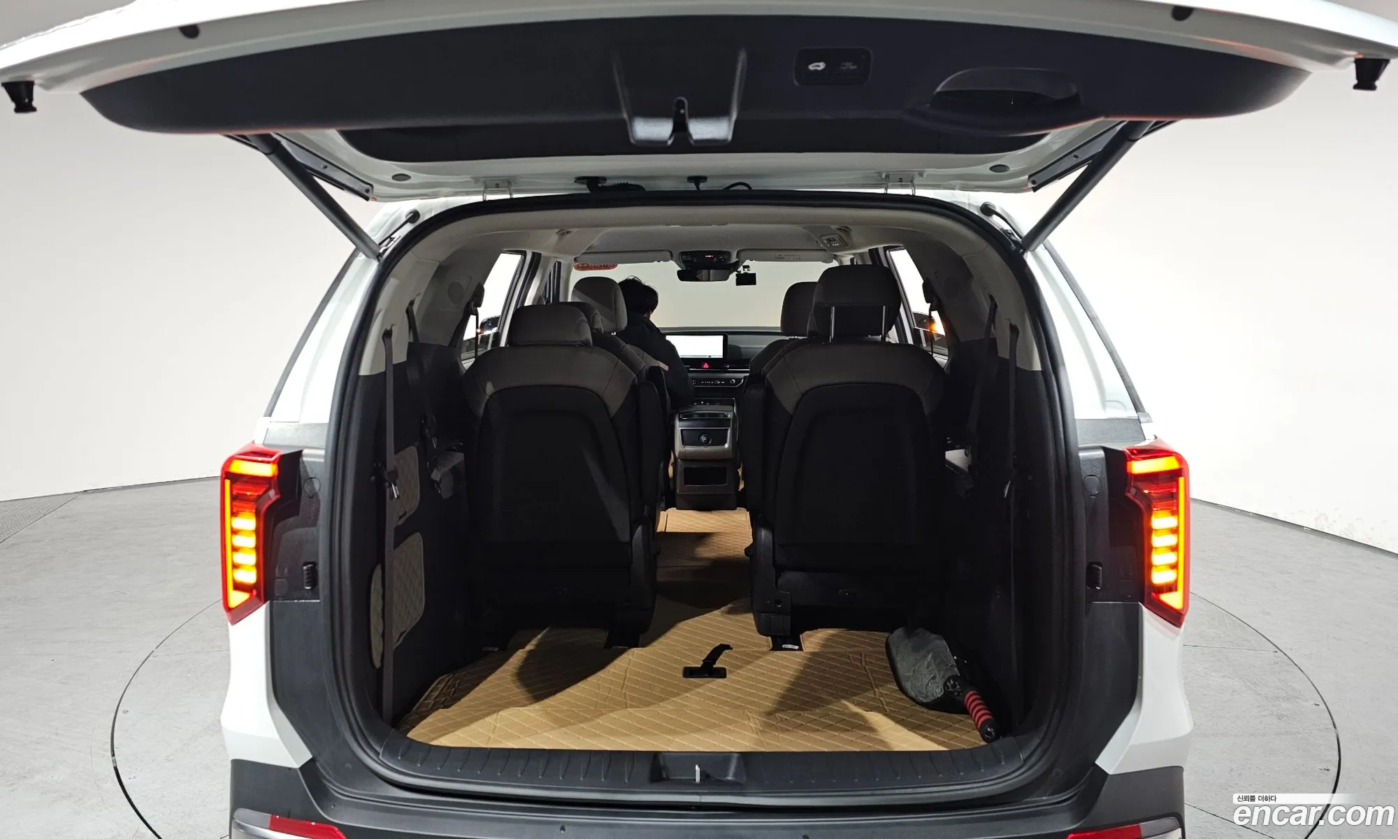 Kia Carnival 2024 — 9