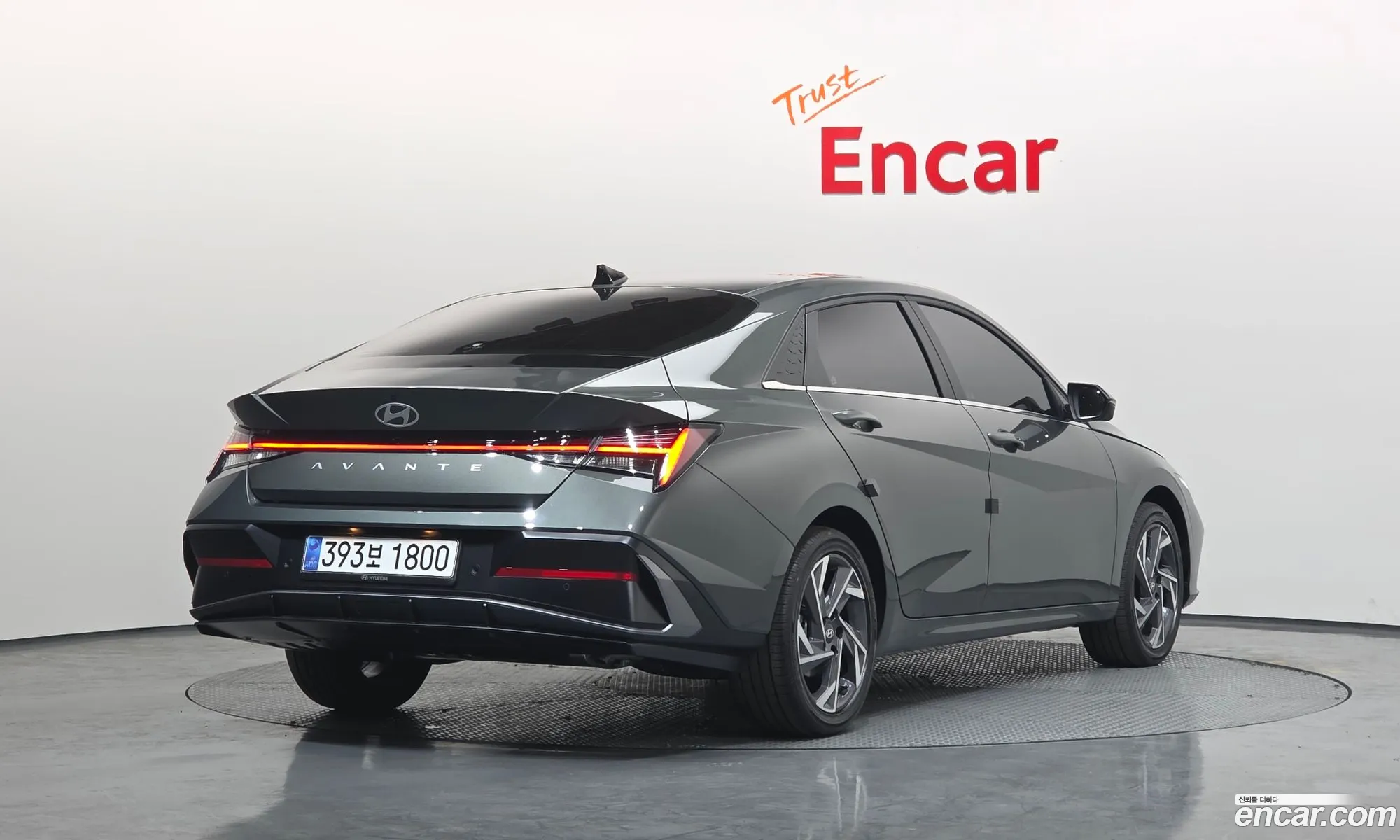 Hyundai Elantra Hybrid 2025 — 16